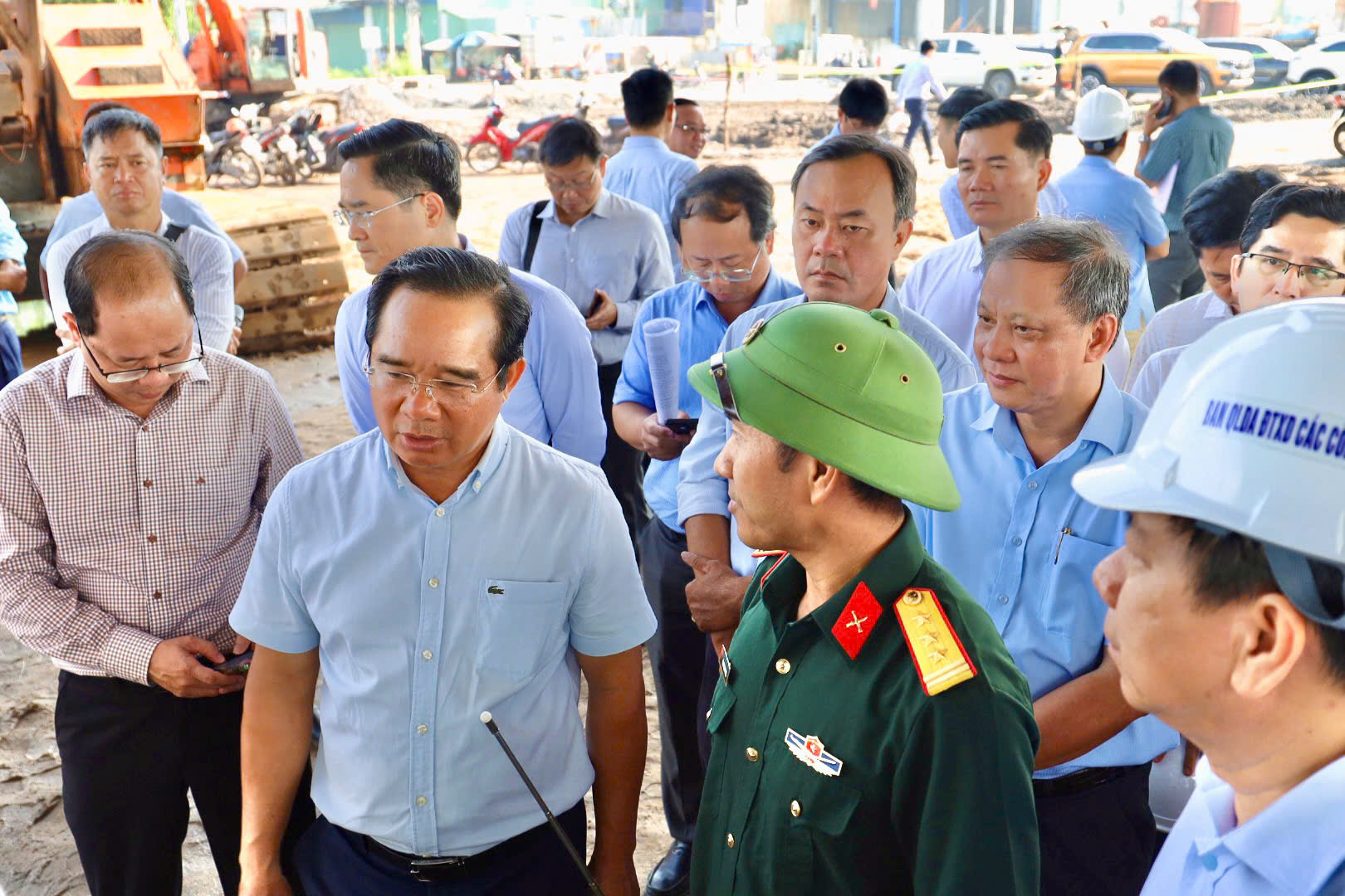 Cao tốc TP HCM - Mộc Bài: Chủ tịch UBND TP HCM yêu cầu chống “cò đền bù” - Ảnh 1.