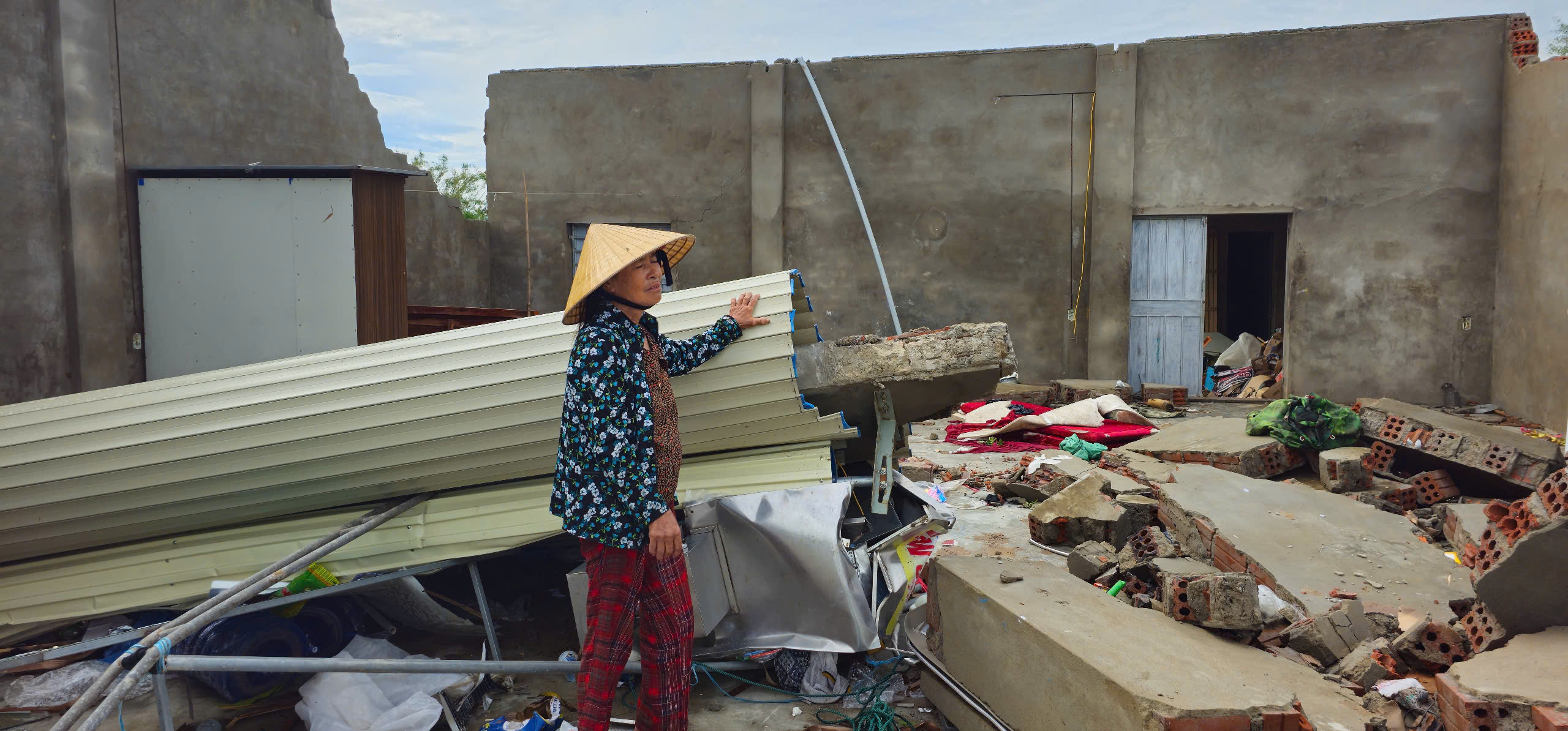 Thiệt hại lớn tại Hà Tĩnh do bão số 10 Bualoi: Hơn 6 . 000 Tỉ đồng - Ảnh 2. Thiệt hại lớn tại Hà Tĩnh do bão số 10 Bualoi: Hơn 6 . 000 Tỉ đồng - Ảnh 2.