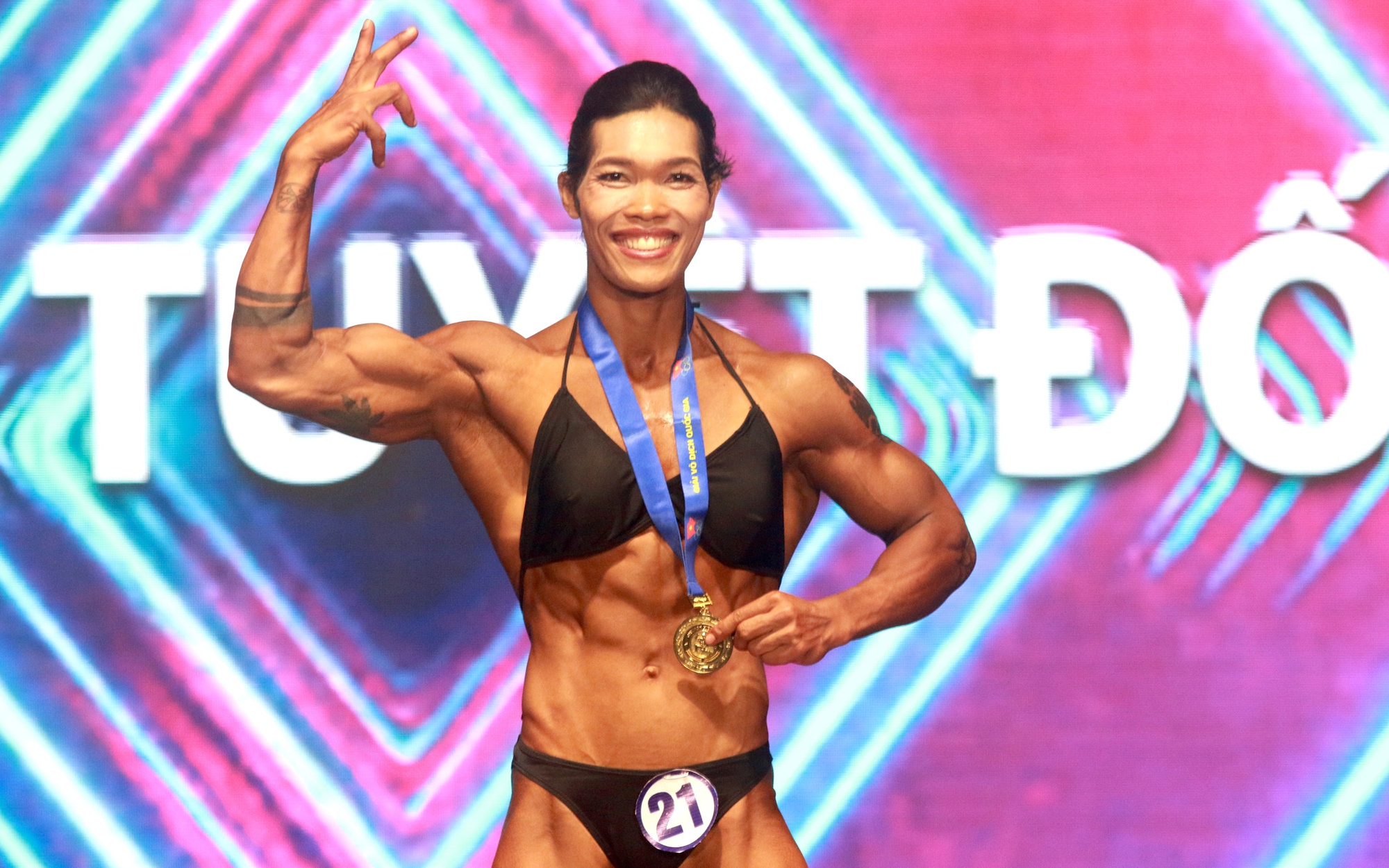 KIM DUNG, nhà vô địch "thép" - Ảnh 2.