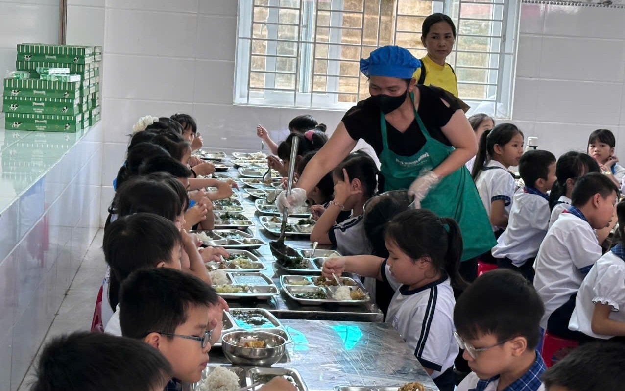 UBND tỉnh Đắk Lắk yêu cầu xử lý vụ hành hung giáo viên và nhiều vấn đề giáo dục khác - Ảnh 2.