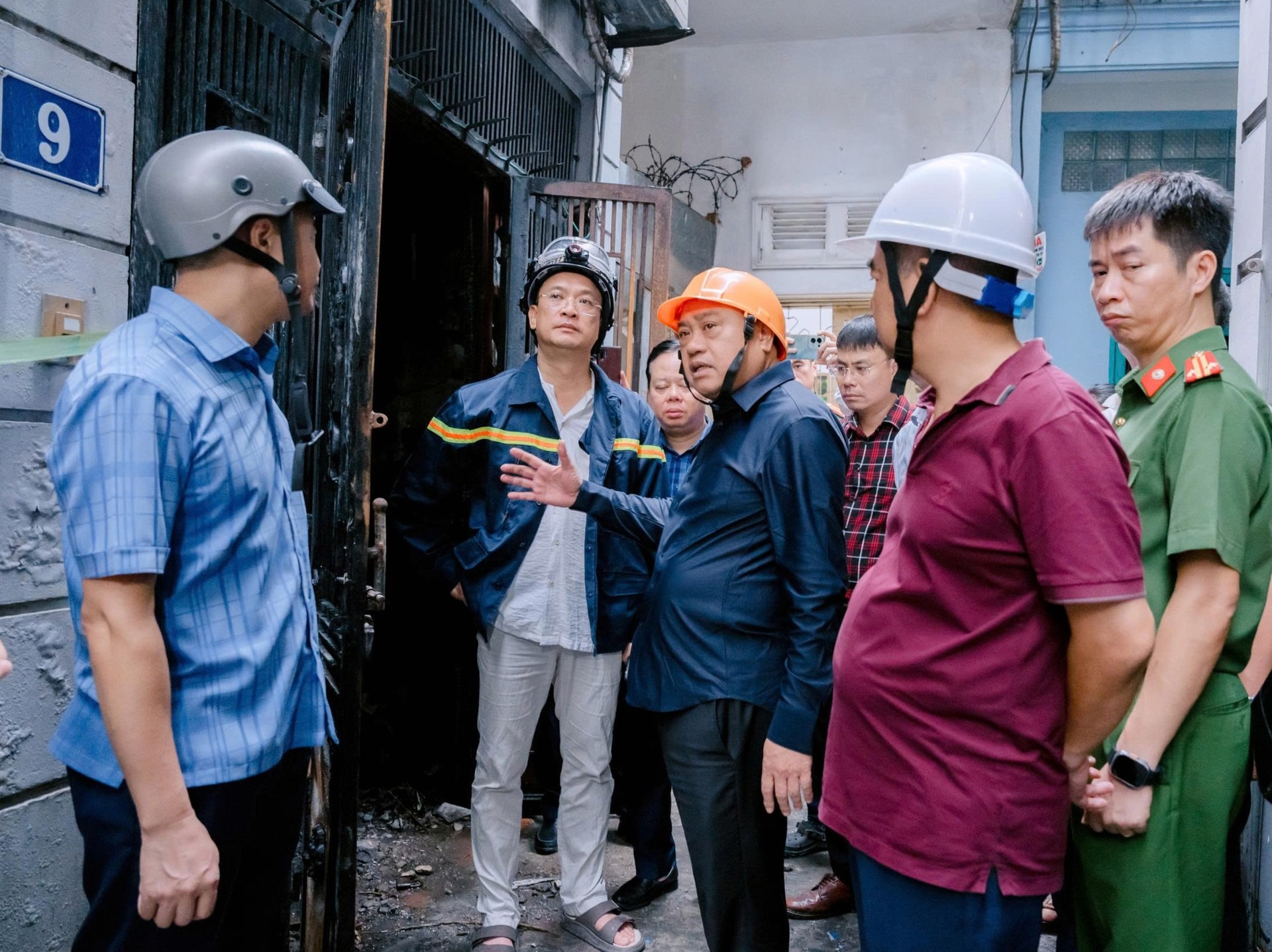 Chủ tịch UBND TP Hà Nội chỉ đạo khắc phục hậu quả vụ cháy ở Hà Nội khiến 5 người tử vong - Ảnh 1. Chủ tịch UBND TP Hà Nội chỉ đạo khắc phục hậu quả vụ cháy ở Hà Nội khiến 5 người tử vong - Ảnh 1.