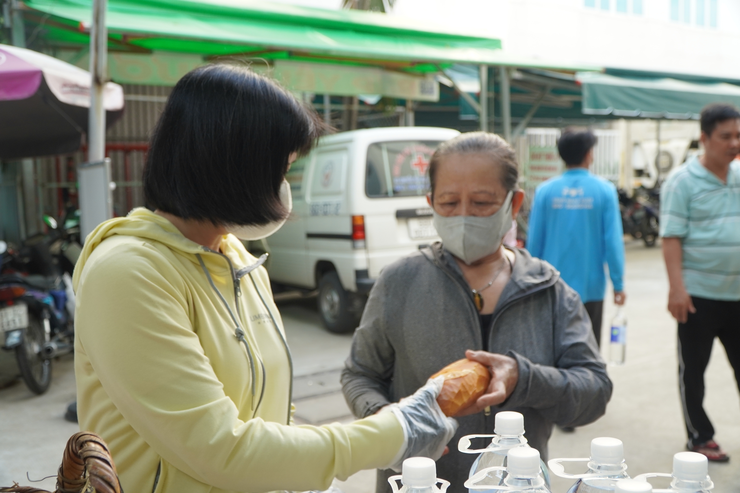 Chuyện cảm động được ghi nhận tại Bệnh viện Chợ Rẫy - Ảnh 4.