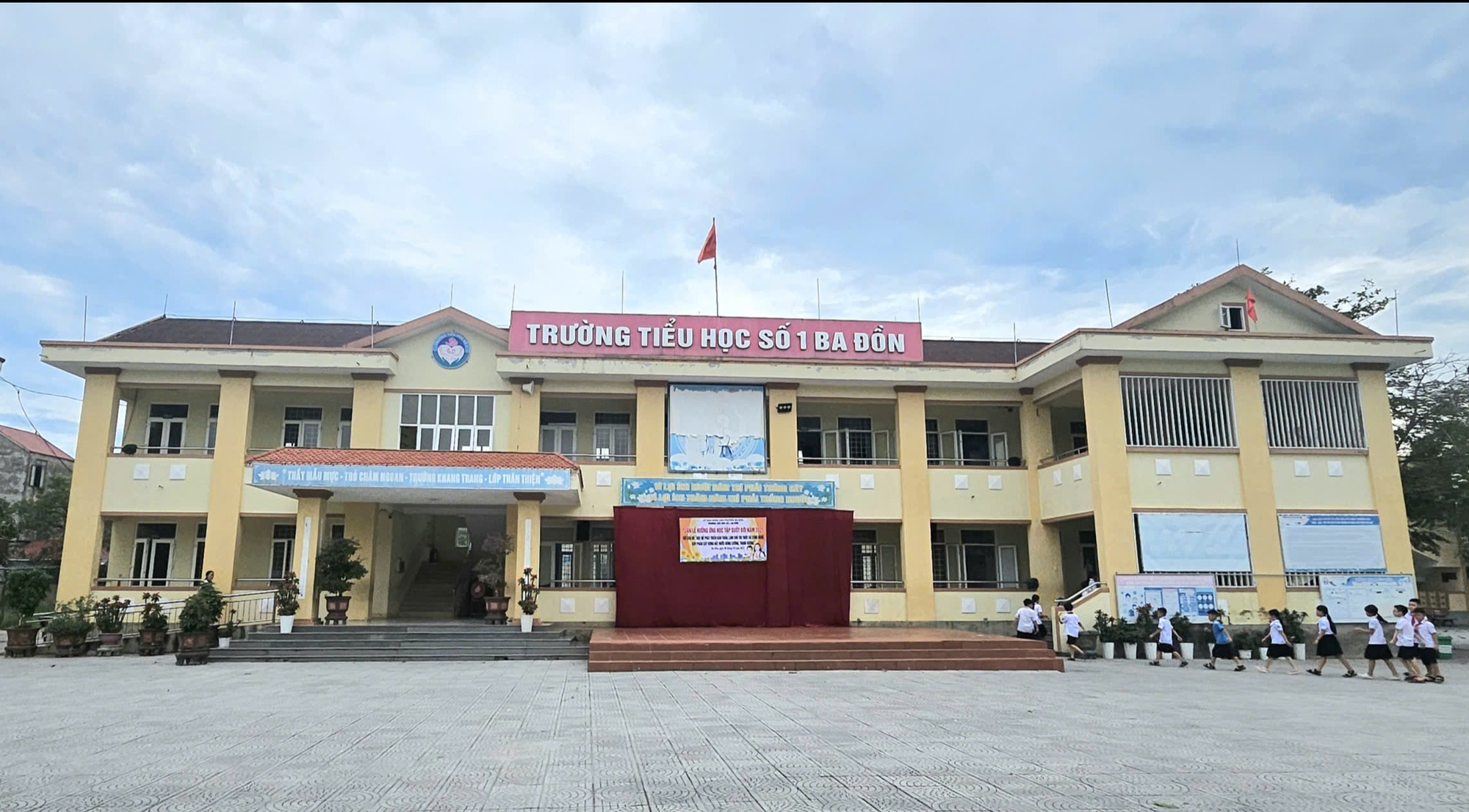 Suất ăn bán trú 25.000 đồng...như 10.000 đồng: Nghiêm túc kiểm điểm - Ảnh 1. Suất ăn bán trú 25.000 đồng...như 10.000 đồng: Nghiêm túc kiểm điểm - Ảnh 1.