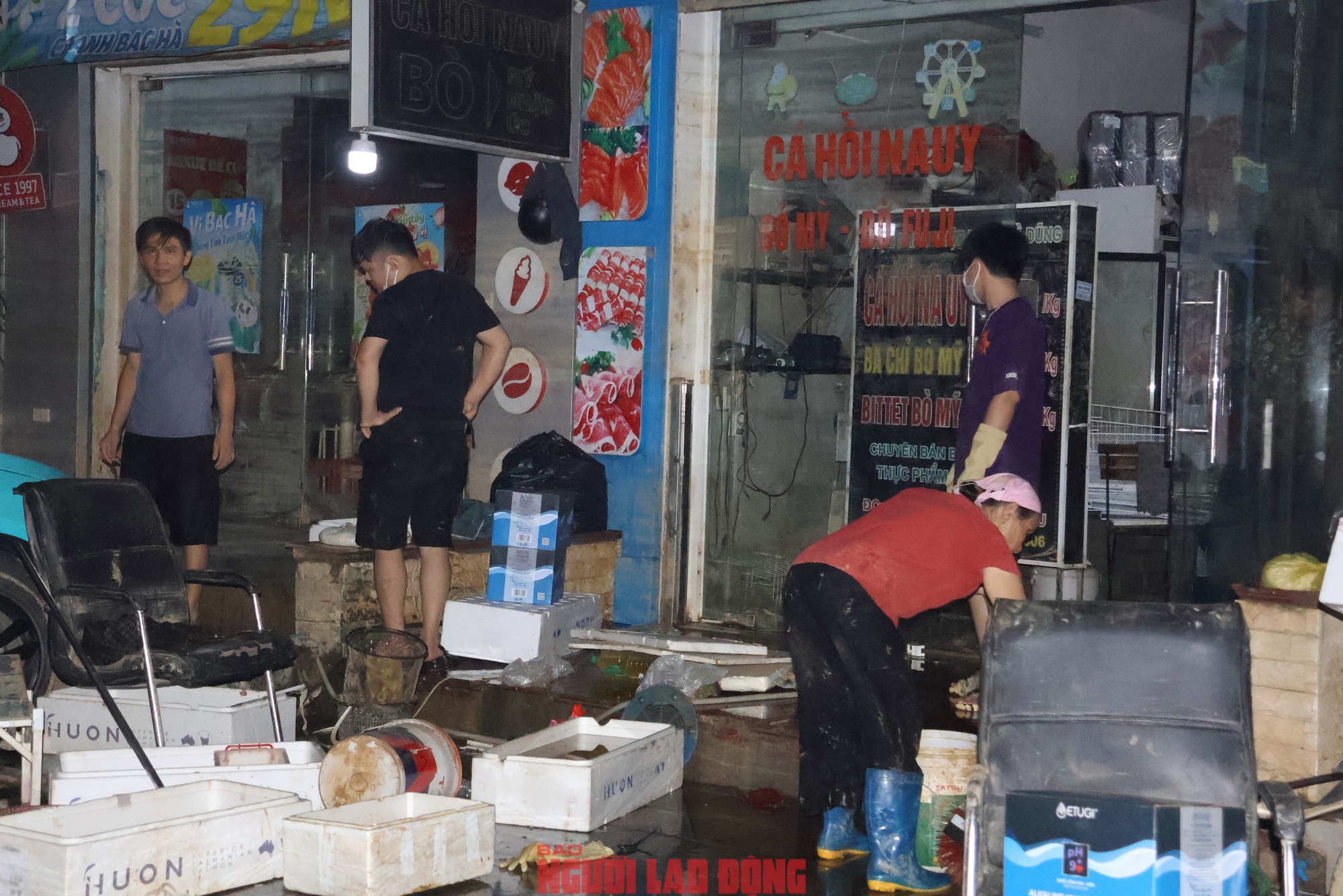 Người dân Thái Nguyên khắc phục hậu quả trận lũ lịch sử chưa từng có - Ảnh 12.