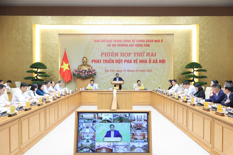 Thủ tướng Phạm Minh Chính nói về nhà ở xã hội không phải nằm ở nơi hẻo lánh - Ảnh 1. Thủ tướng Phạm Minh Chính nói về nhà ở xã hội không phải nằm ở nơi hẻo lánh - Ảnh 1.