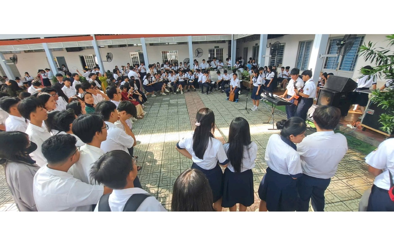 Úc cấm trẻ dưới 16 tuổi dùng mạng xã hội, Việt Nam có nên áp dụng?  - Ảnh 2.