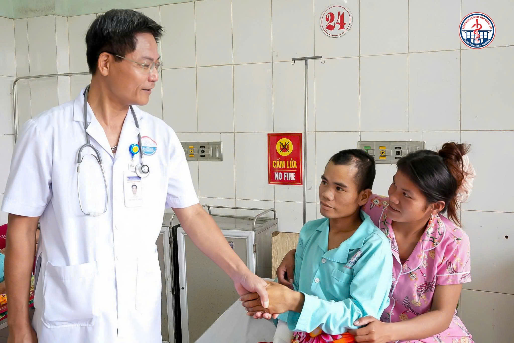 Nạn nhân vụ xe tải lao vào chợ Tân Long xuất viện: Hành trình cứu sống ngoạn mục - Ảnh 1.