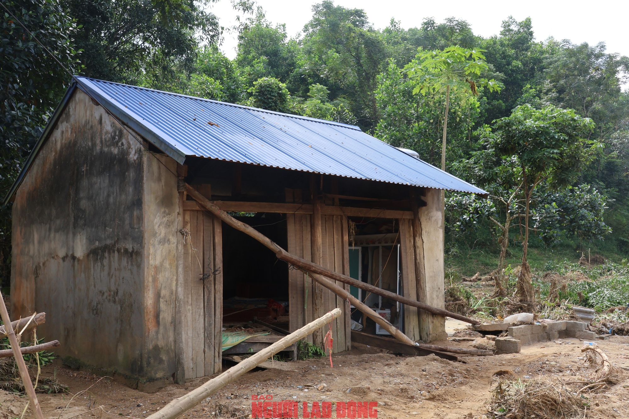 Mưa lũ kinh hoàng tại Thái Nguyên khiến 2 bố con suýt chết trong 5 phút - Ảnh 3.