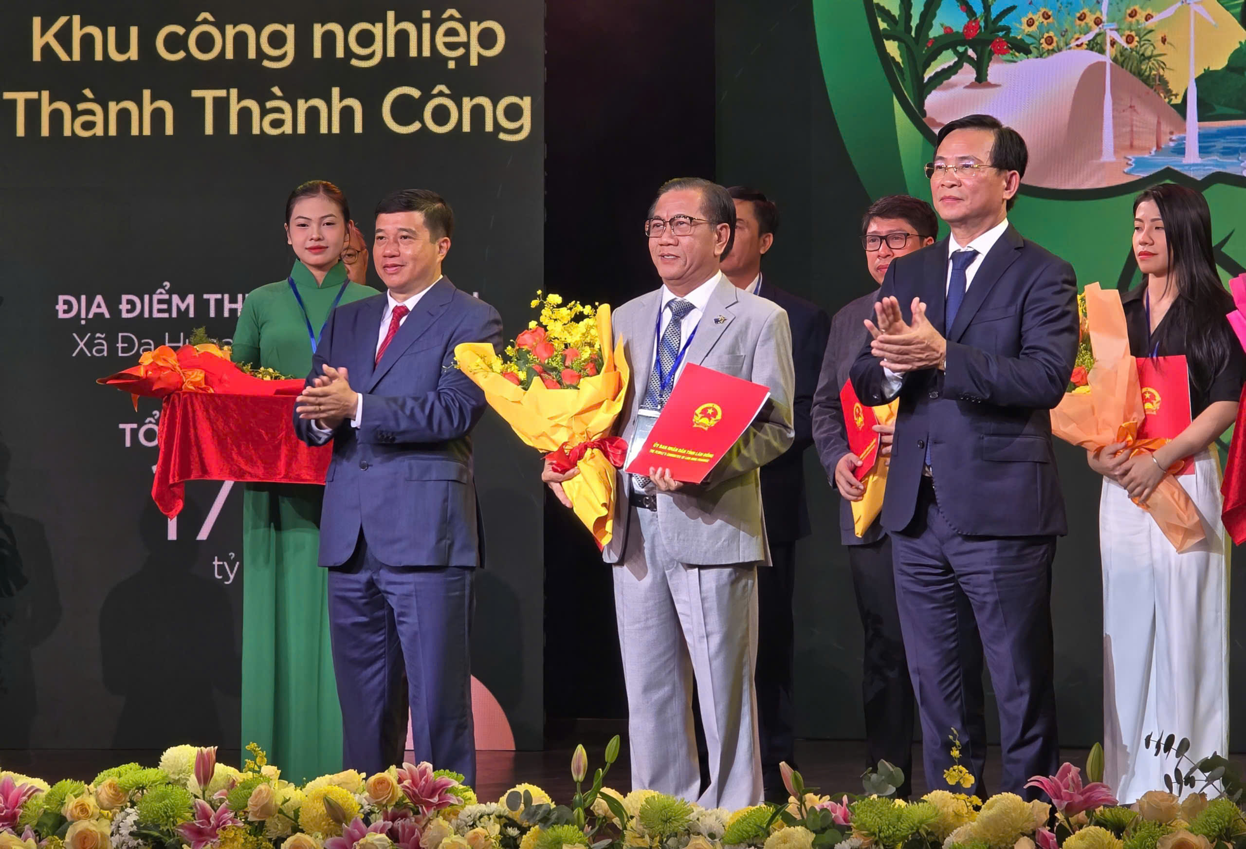 Lâm Đồng ký kết biên bản ghi nhớ hợp tác dự án với nhiều doanh nghiệp, tập đoàn - Ảnh 2.