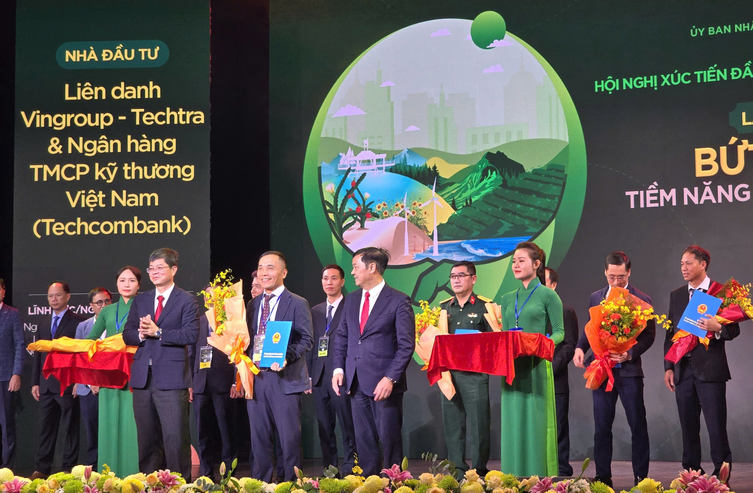 Lâm Đồng ký kết biên bản ghi nhớ hợp tác dự án với nhiều doanh nghiệp, tập đoàn - Ảnh 3.