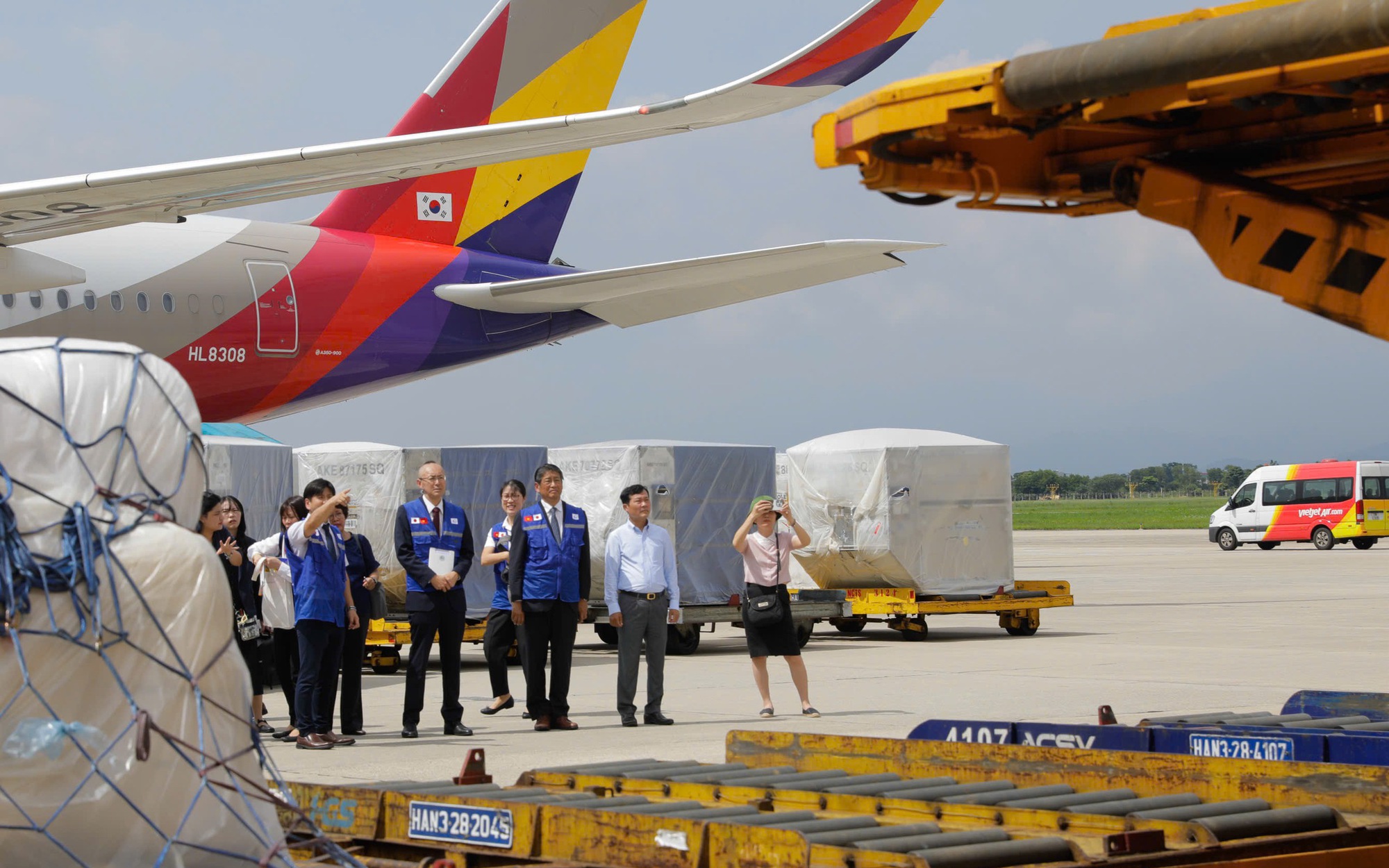 EU viện trợ 500.000 euro hỗ trợ người dân bị ảnh hưởng bão lũ - Ảnh 2.