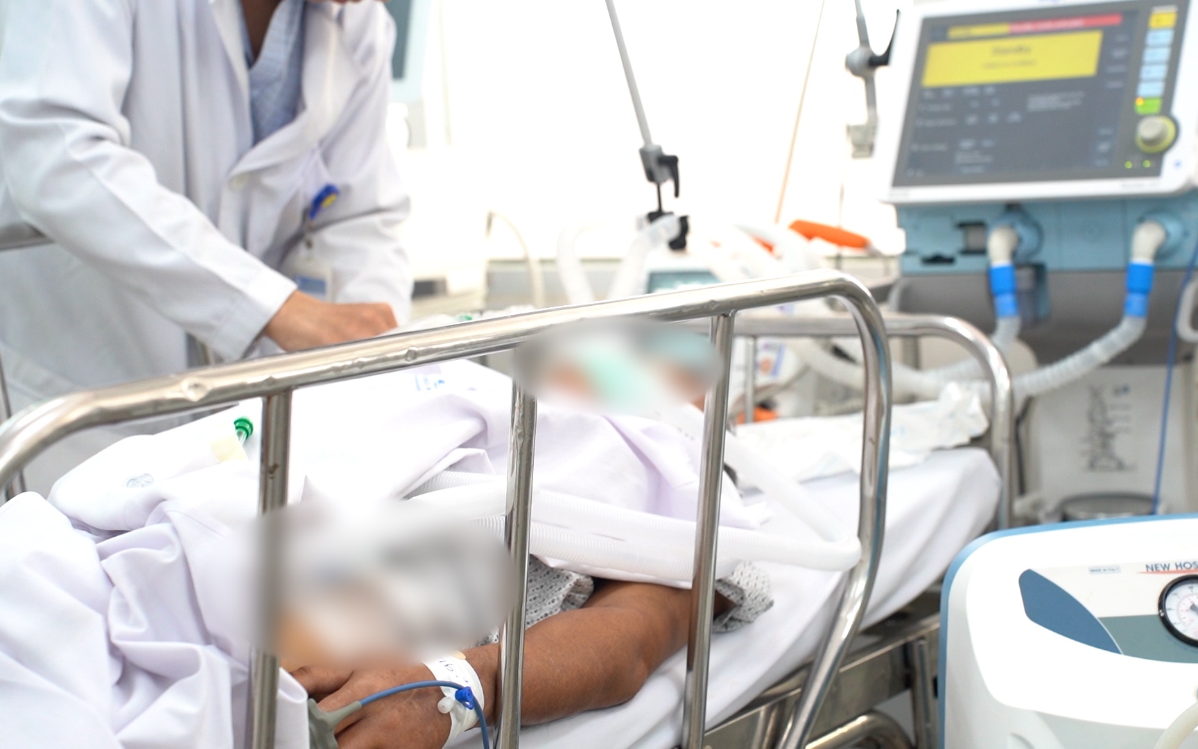 Bệnh viện Chợ Rẫy hỗ trợ Ph&uacute; Quốc cứu bệnh nh&acirc;n nguy kịch ngay tại đảo - Ảnh 2.