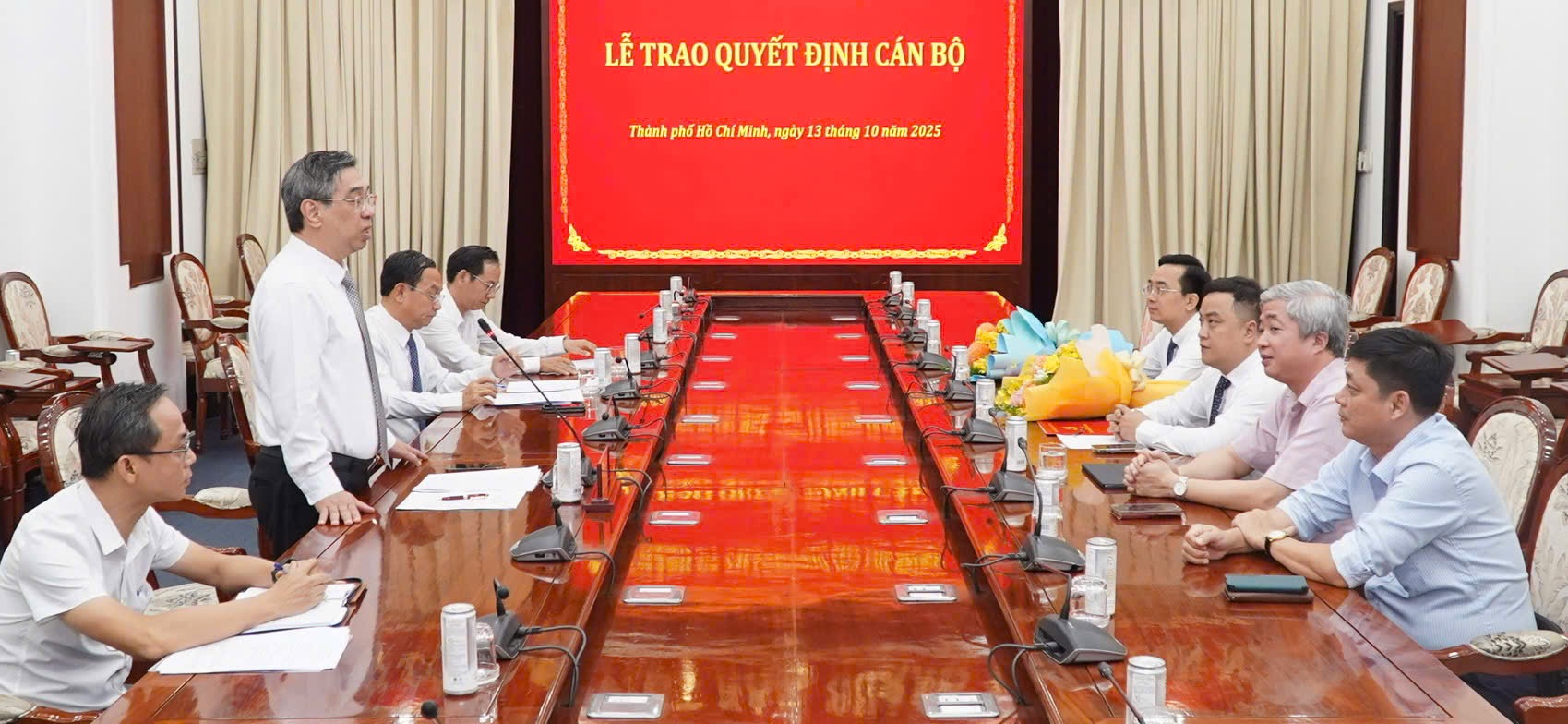 Ông Trần Thế Thông và ông Đinh Xuân Hải được bổ nhiệm làm Thư ký Bí thư Thành ủy TP HCM - Ảnh 1.