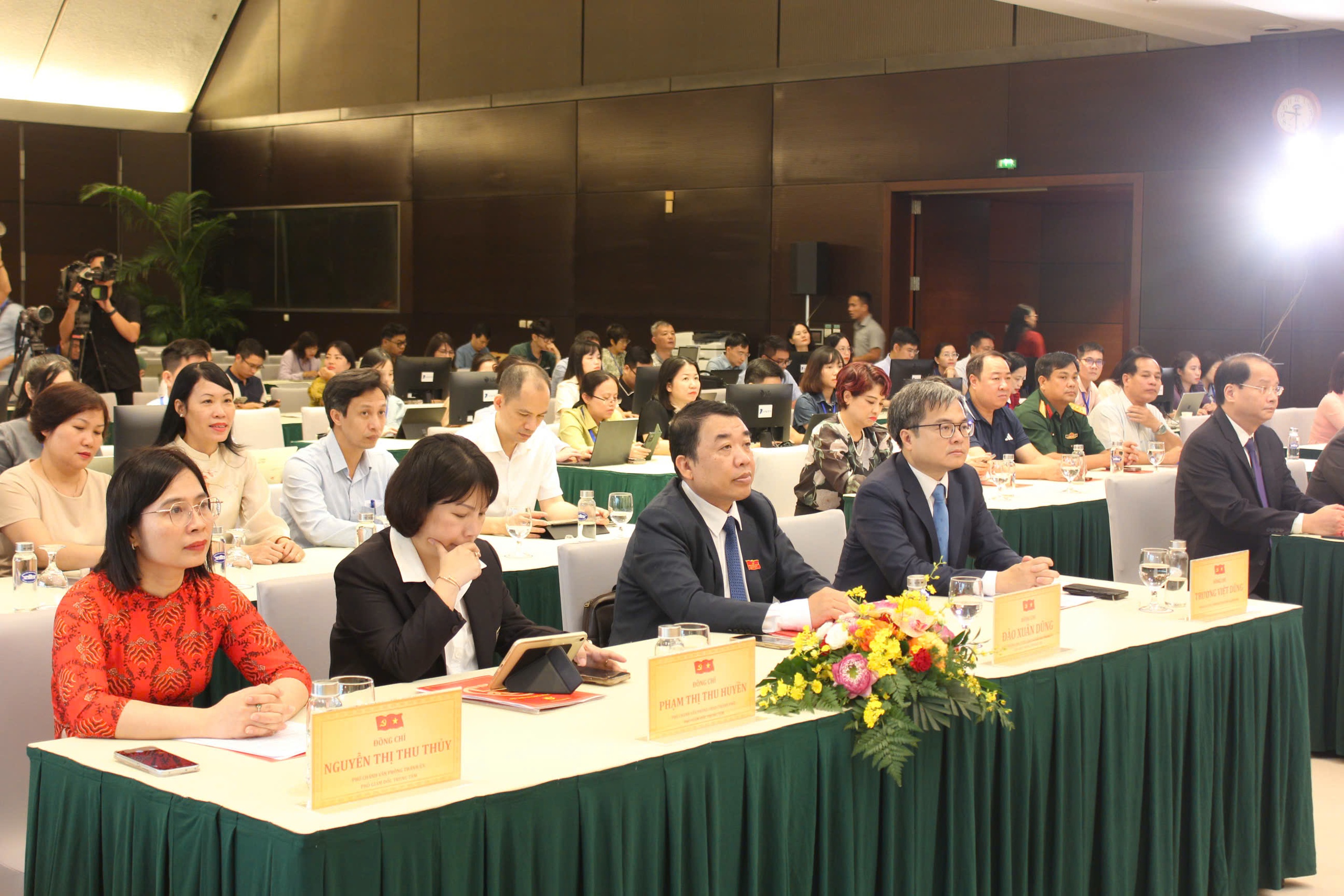 Khai trương Trung tâm Báo chí phục vụ Đại hội đại biểu Đảng bộ TP Hà Nội lần thứ XVIII - Ảnh 2. Khai trương Trung tâm Báo chí phục vụ Đại hội đại biểu Đảng bộ TP Hà Nội lần thứ XVIII - Ảnh 2.