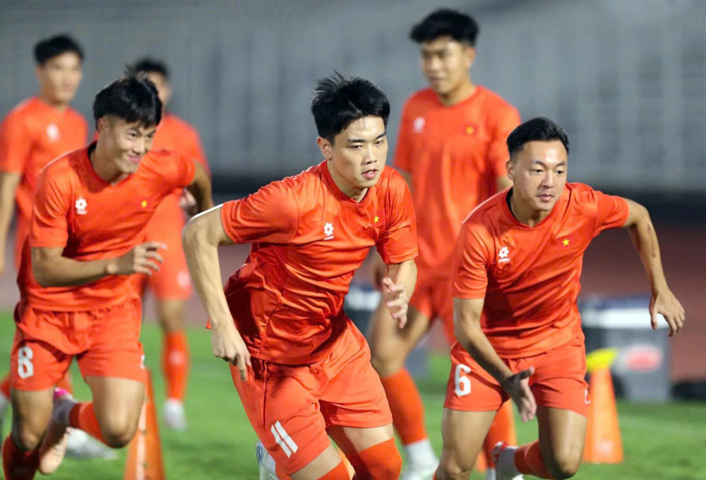 U23 Việt Nam thi đấu kiên cường - Ảnh 1. U23 Việt Nam thi đấu kiên cường - Ảnh 1.