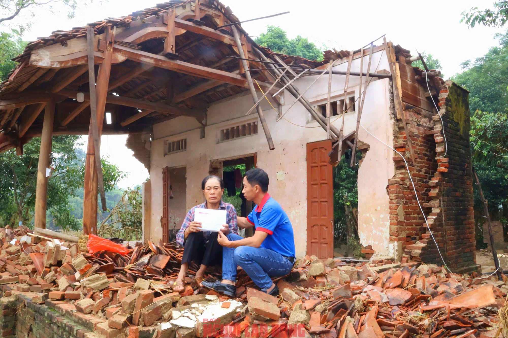 VIDEO: Báo Người Lao Động trao 200 triệu đồng hỗ trợ người dân xã Điềm Thụy (Thái Nguyên) - Ảnh 2.