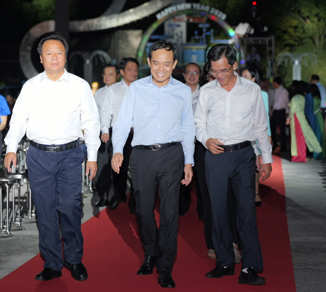 Chương trình nghệ thuật chào mừng Đại hội Đảng bộ TP HCM: Cảm xúc và ý nghĩa chính trị - Ảnh 1. Chương trình nghệ thuật chào mừng Đại hội Đảng bộ TP HCM: Cảm xúc và ý nghĩa chính trị - Ảnh 1.
