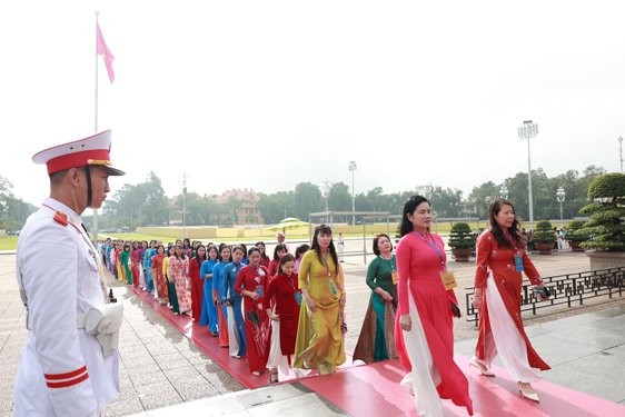 Lan tỏa tinh thần dấn thân, sáng tạo - Ảnh 1. Lan tỏa tinh thần dấn thân, sáng tạo - Ảnh 1.