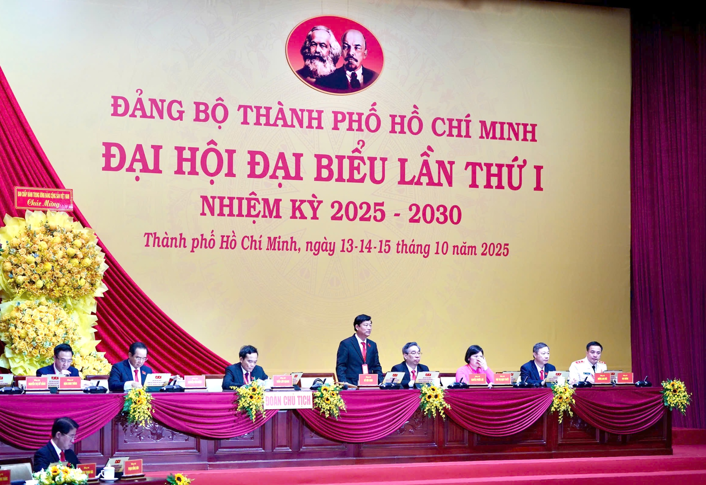 TP HCM vươn lên Top 30 thế giới về Blockchain và thu hút 2 tỉ USD đầu tư AI - Ảnh 1. TP HCM vươn lên Top 30 thế giới về Blockchain và thu hút 2 tỉ USD đầu tư AI - Ảnh 1.