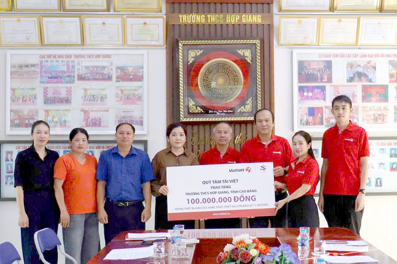 Vietlott và Quỹ Tâm Tài Việt ủng hộ 2,3 tỉ đồng khắc phục hậu quả bão số 11 - Ảnh 5.