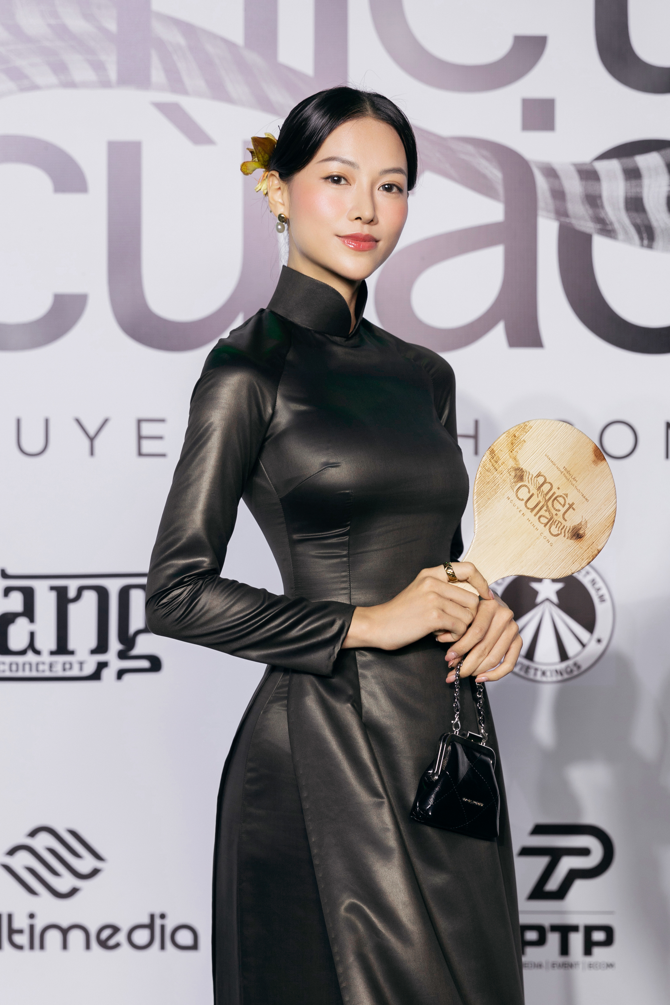 Phương Mỹ Chi, Vân Trang… tụ hội chúc mừng Nguyễn Minh Công - Ảnh 12.