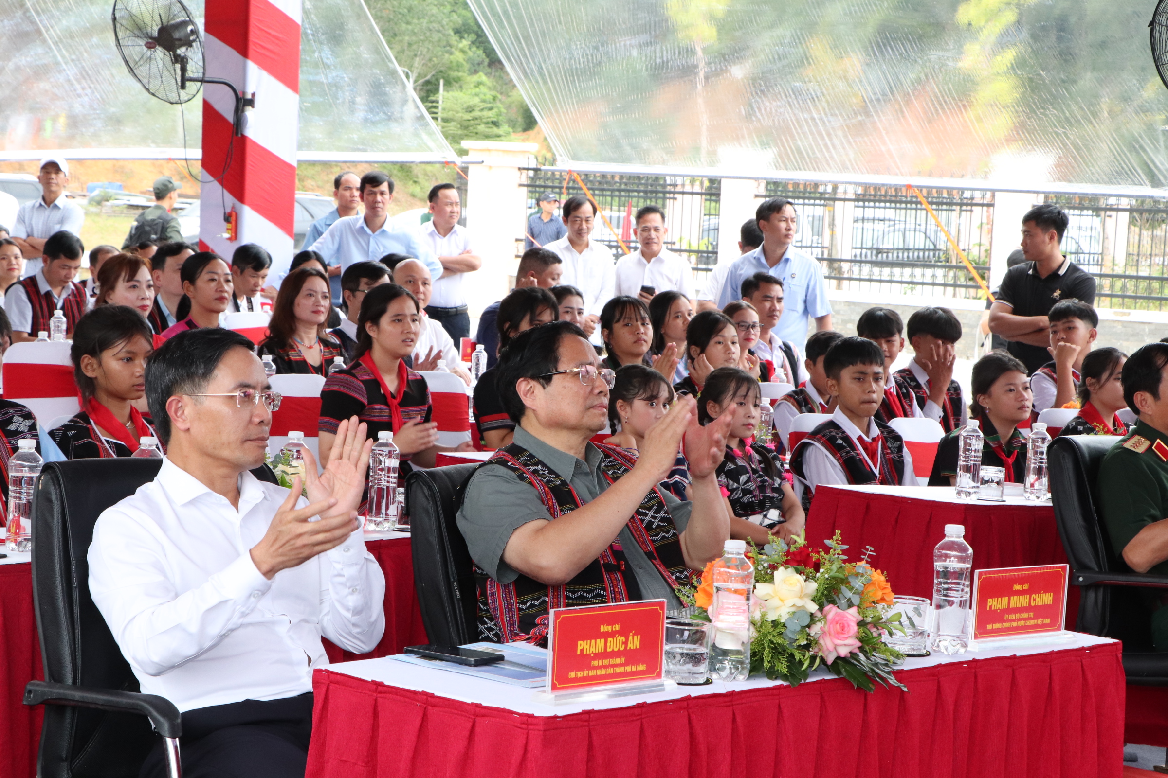 Thủ tướng Phạm Minh Chính khởi công trường học mới ở biên giới Đà Nẵng - Ảnh 14. Thủ tướng Phạm Minh Chính khởi công trường học mới ở biên giới Đà Nẵng - Ảnh 14.
