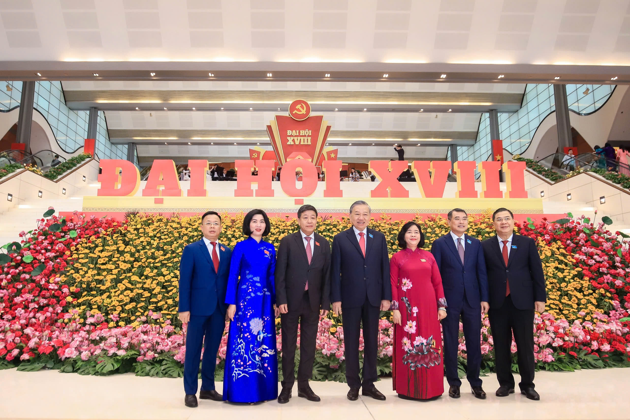 Tổng Bí thư dự phiên khai mạc Đại hội Đại biểu Đảng bộ TP Hà Nội lần thứ XVIII - Ảnh 3.