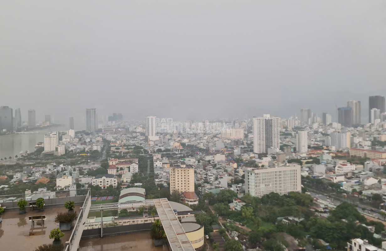 Đà Nẵng mưa lớn diện rộng, cảnh báo nguy cơ lũ quét và ngập úng - Ảnh 1.