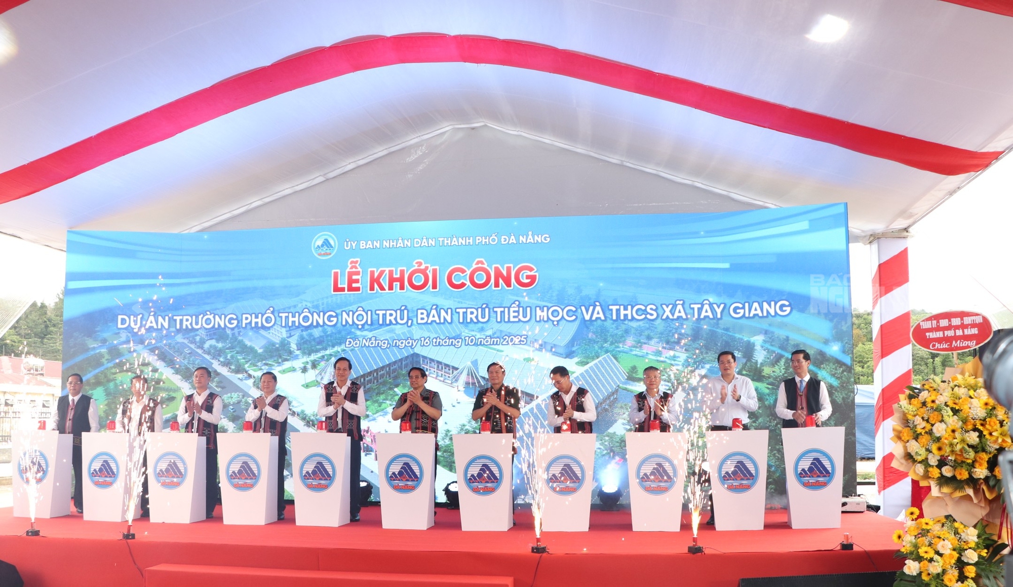Thủ tướng Phạm Minh Chính khởi công trường học mới ở biên giới Đà Nẵng - Ảnh 18. Thủ tướng Phạm Minh Chính khởi công trường học mới ở biên giới Đà Nẵng - Ảnh 18.