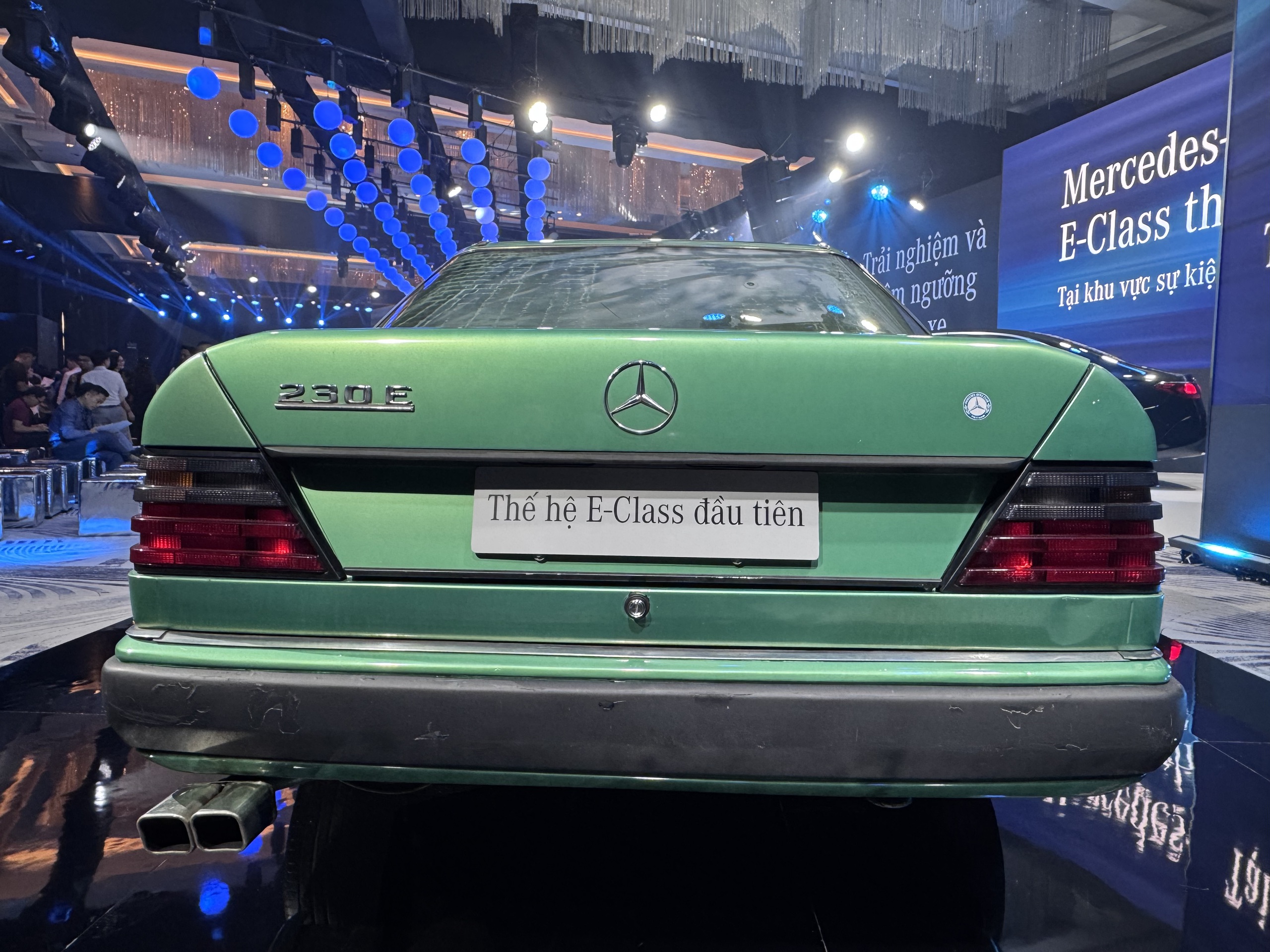 Ngắm dàn xe cổ Mercedes - Benz tại sự kiện E - Class mới nhất - Ảnh 6. Ngắm dàn xe cổ Mercedes - Benz tại sự kiện E - Class mới nhất - Ảnh 6.