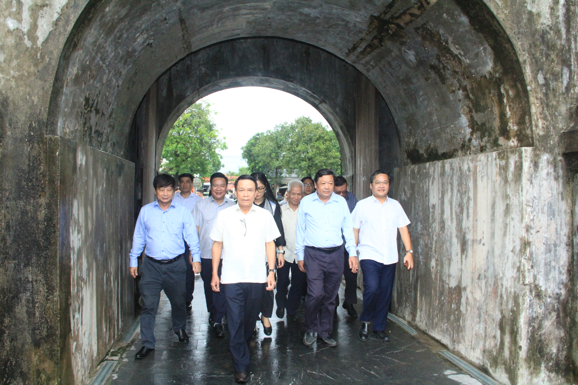 Đoàn công tác Hội Nhà báo Việt Nam tri ân các anh hùng liệt sĩ Thành cổ Quảng Trị - Ảnh 1. Đoàn công tác Hội Nhà báo Việt Nam tri ân các anh hùng liệt sĩ Thành cổ Quảng Trị - Ảnh 1.