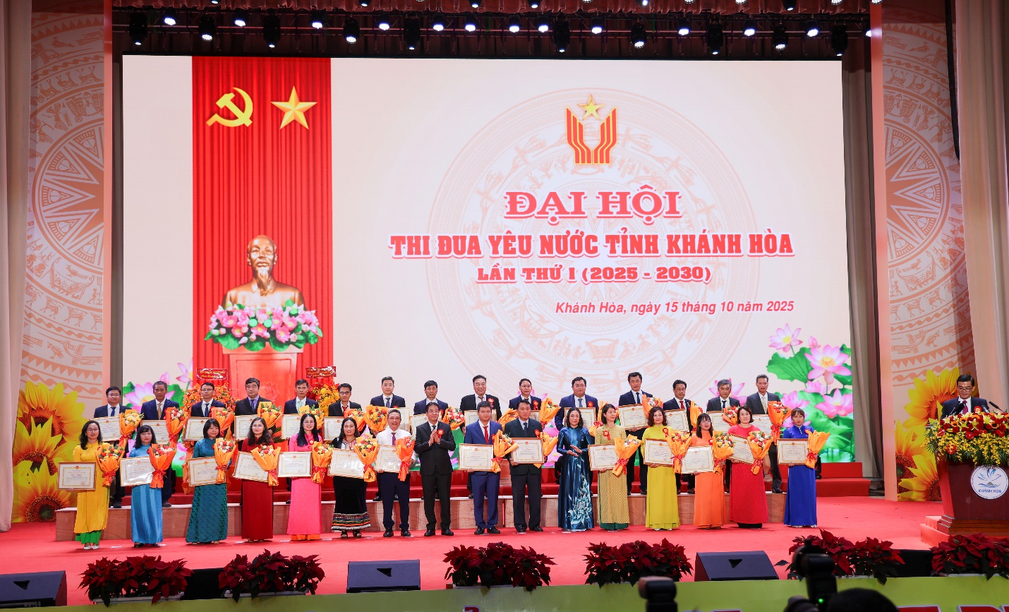 Yến sào Khánh Hòa – Lá cờ đầu trong phong trào thi đua yêu nước - Ảnh 1.