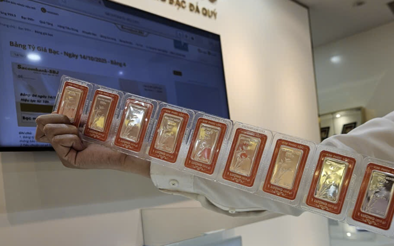 Giá bạc hôm nay 17 - 10: Tăng vọt Cùng vàng , lập kỷ lục mới - Ảnh 1.
