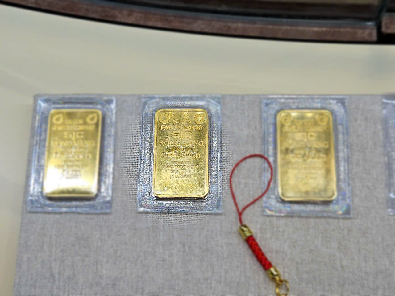 Giá vàng miếng SJC tăng mạnh cuối ngày 26 - 11 , vượt 150 triệu đồng / lượng - Ảnh 2.