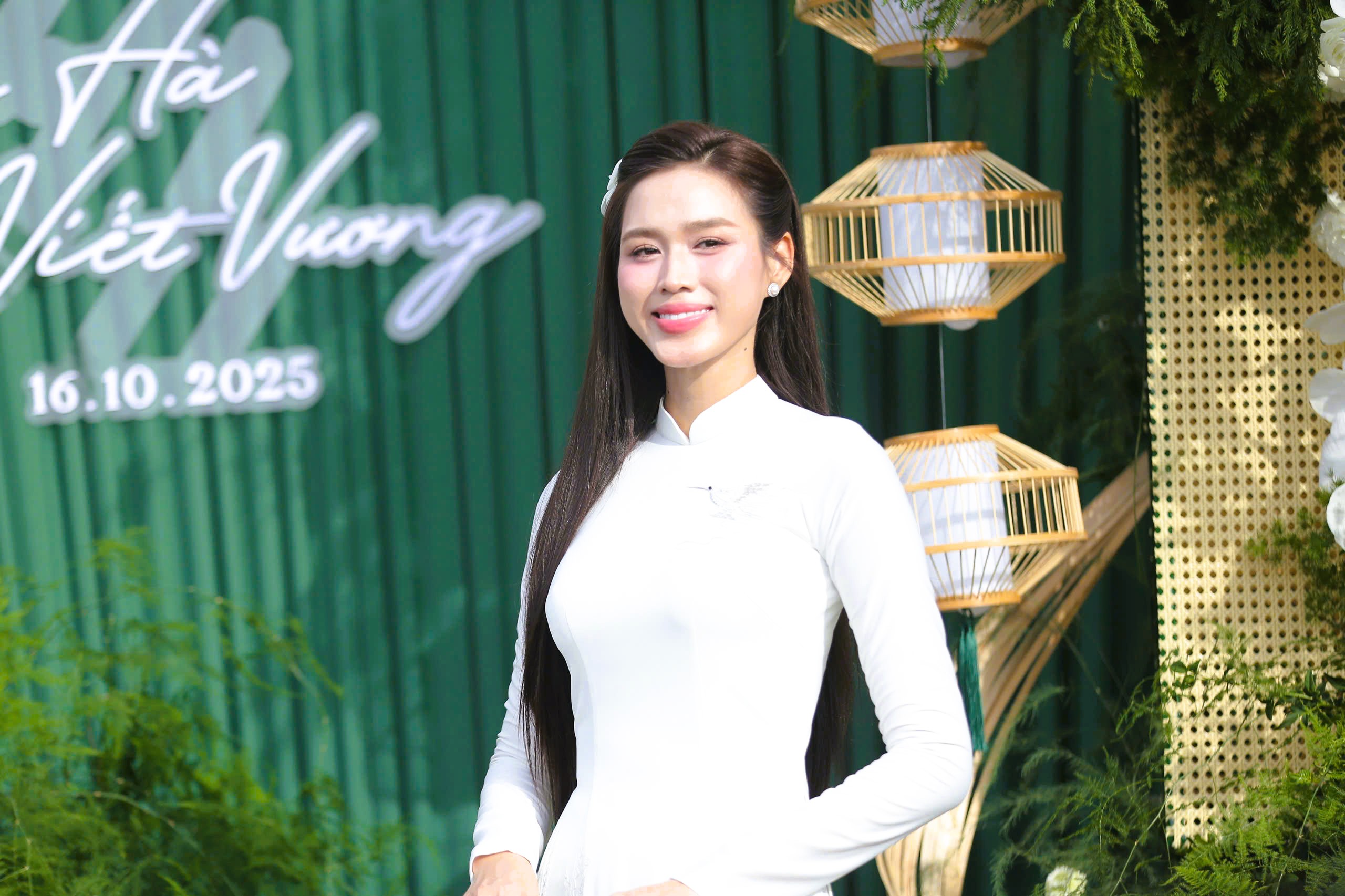 Hoa hậu Đỗ Thị Hà rạng rỡ bên thiếu gia Tập đoàn Sơn Hải tại lễ ăn hỏi - Ảnh 6.