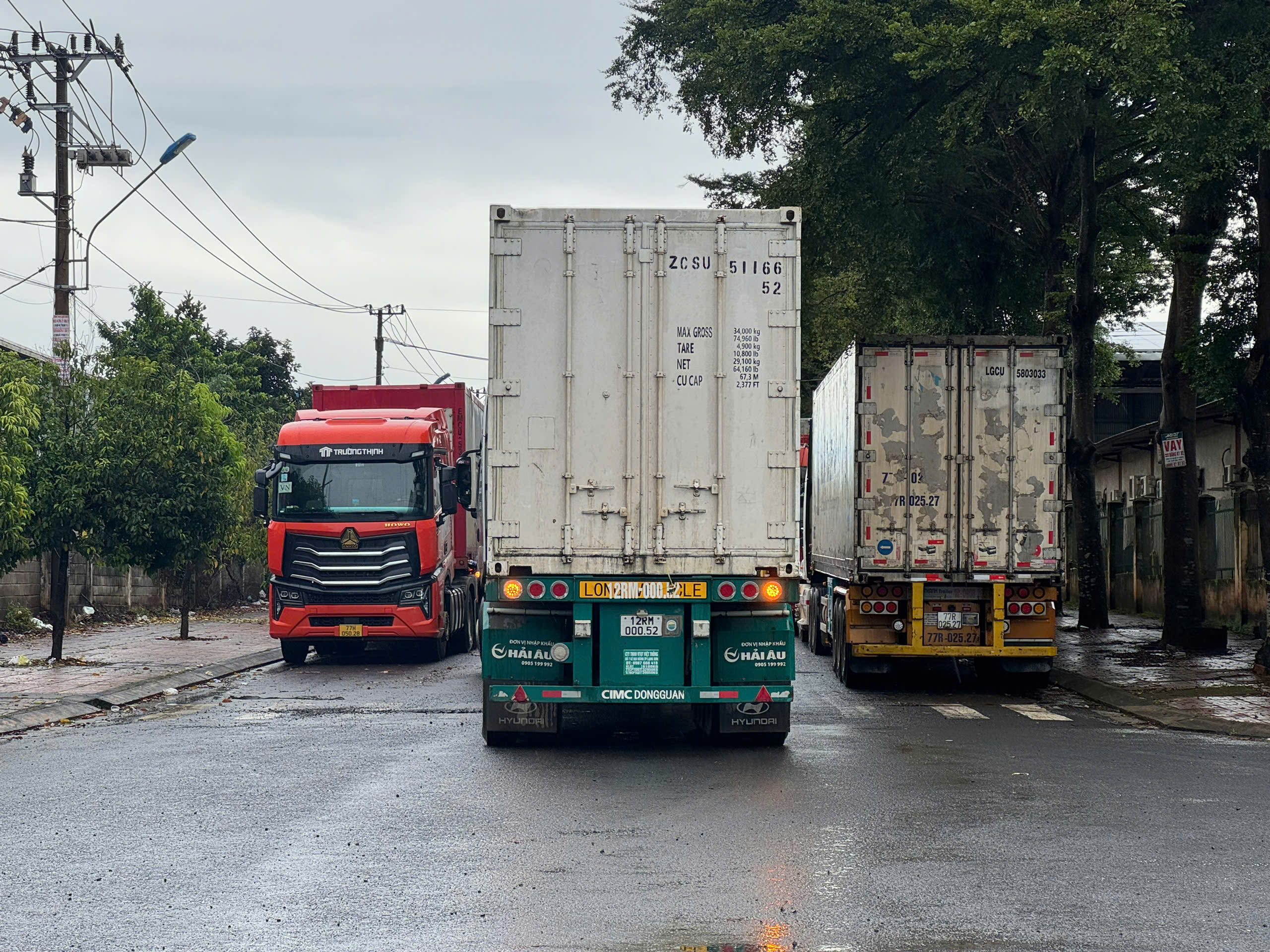 Cảnh tượng hy hữu tại Cụm công nghiệp Tân An , Đắk Lắk với hàng trăm container nông sản - Ảnh 3. Cảnh tượng hy hữu tại Cụm công nghiệp Tân An , Đắk Lắk với hàng trăm container nông sản - Ảnh 3.