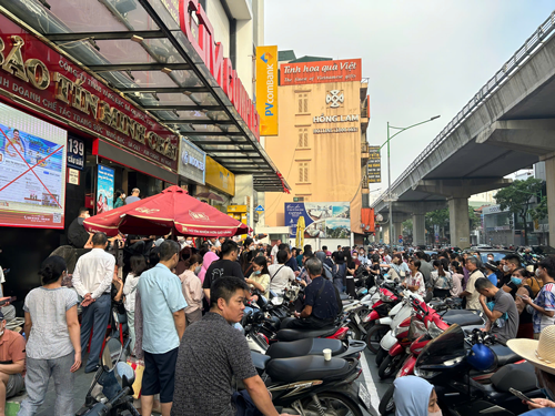 Mở sàn giao dịch vàng để ổn định thị trường - Ảnh 1. Mở sàn giao dịch vàng để ổn định thị trường - Ảnh 1.
