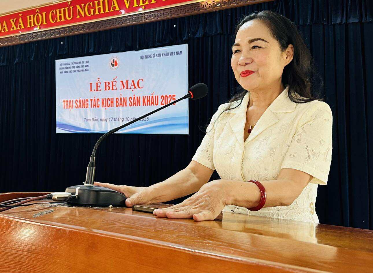 NSND Trịnh Thúy Mùi đánh giá cao chất lượng Trại sáng tác sân khấu Tam Đảo 2025 - Ảnh 2.