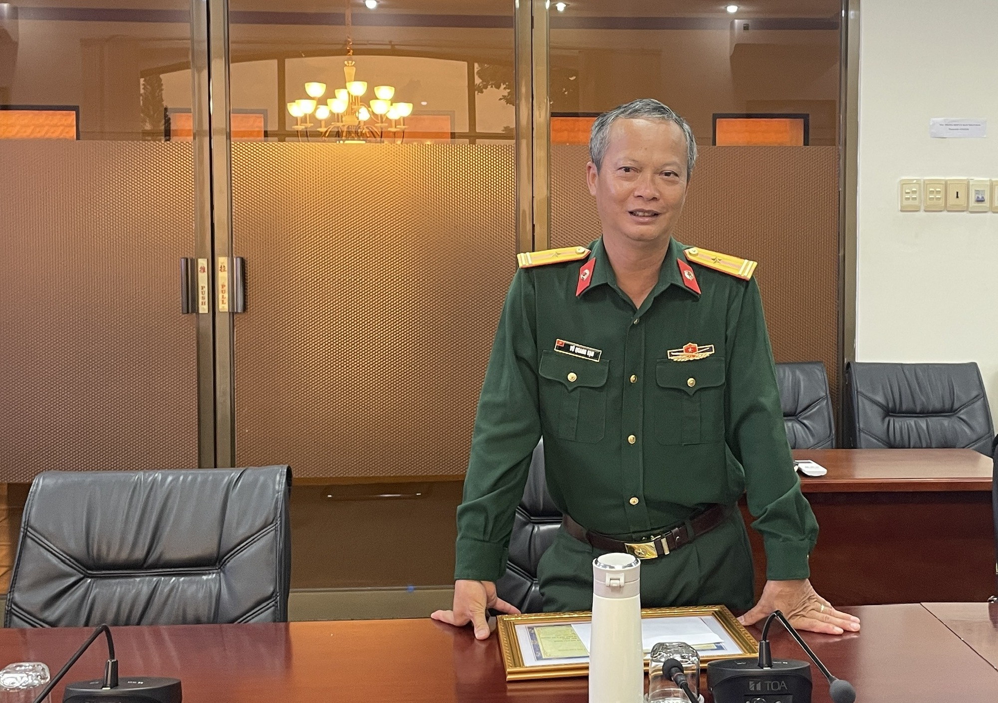 Khen thưởng cựu Thiếu tá Quân y cứu du khách bị đuối nước tại Côn Đảo - Ảnh 2. Khen thưởng cựu Thiếu tá Quân y cứu du khách bị đuối nước tại Côn Đảo - Ảnh 2.