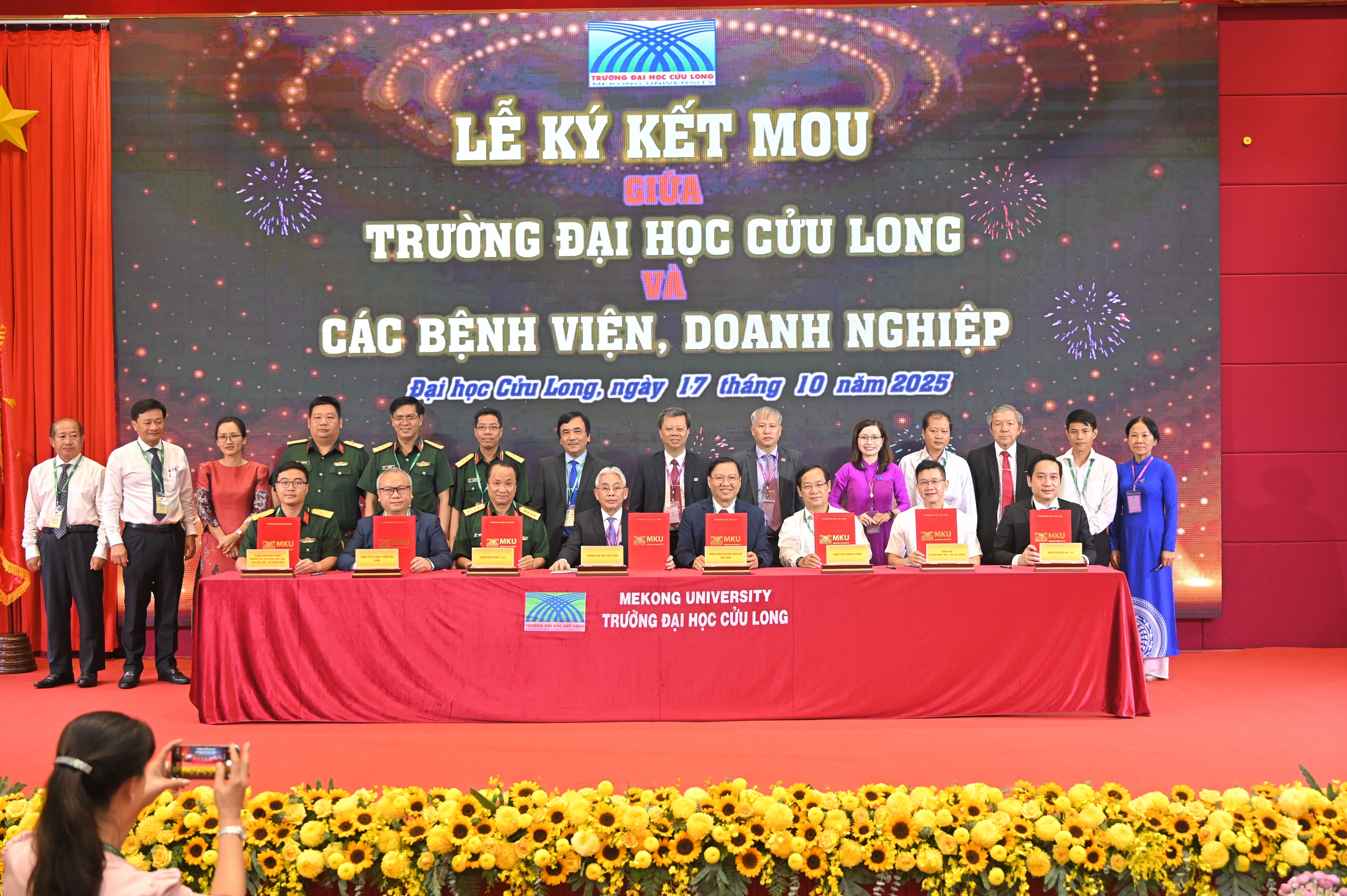 500 nhà khoa học và 2.000 đại biểu tham dự hội thảo khoa học do Trường ĐH Cửu Long tổ chức - Ảnh 8.
