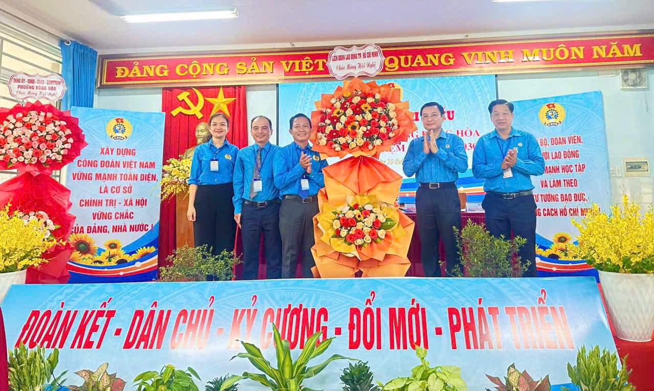 Ông Phạm Thế Hiển giữ chức Chủ tịch ủy ban MTTQ Việt Nam phường Đông Hòa nhiệm kỳ 2025 - 2030 - Ảnh 1. Ông Phạm Thế Hiển giữ chức Chủ tịch ủy ban MTTQ Việt Nam phường Đông Hòa nhiệm kỳ 2025 - 2030 - Ảnh 1.