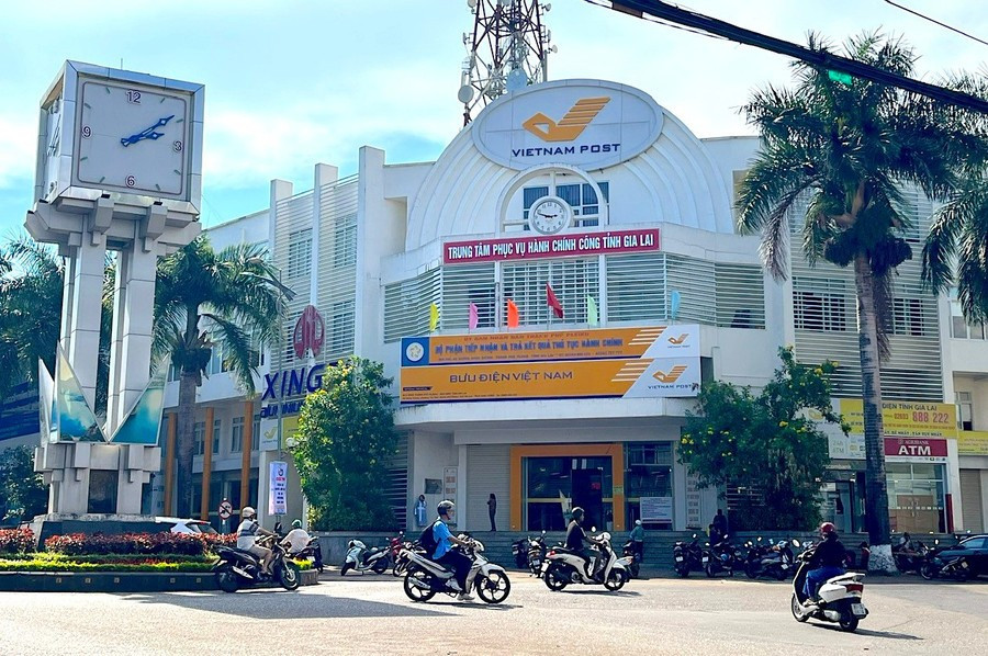 Chủ tịch tỉnh Gia Lai chỉ đạo làm rõ nguyên nhân chậm xử lý 1.500 hồ sơ trực tuyến - Ảnh 1. Chủ tịch tỉnh Gia Lai chỉ đạo làm rõ nguyên nhân chậm xử lý 1.500 hồ sơ trực tuyến - Ảnh 1.