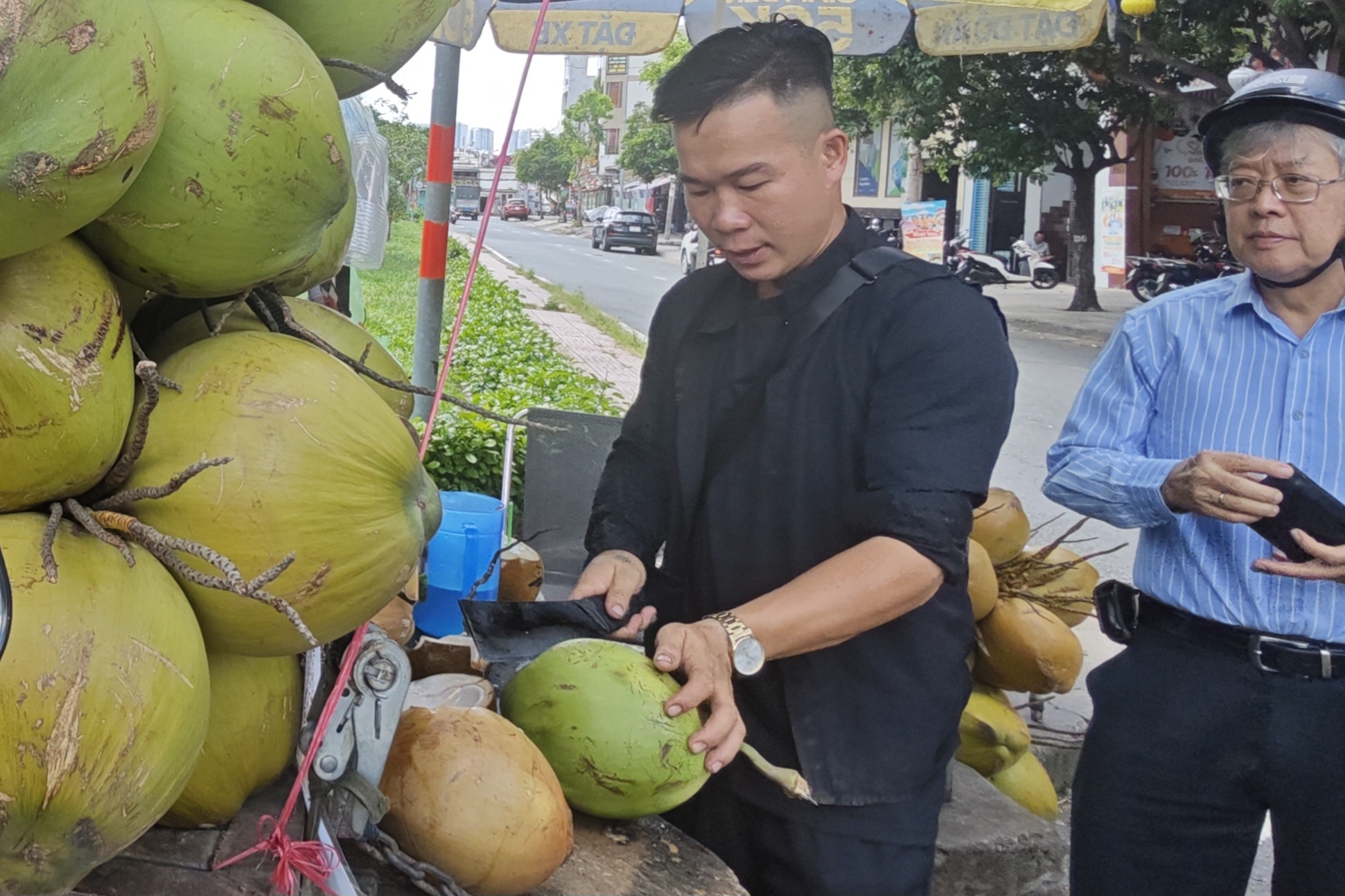 Xuất khẩu dừa tươi Việt Nam: Bài học từ sầu riêng và thanh long - Ảnh 1.