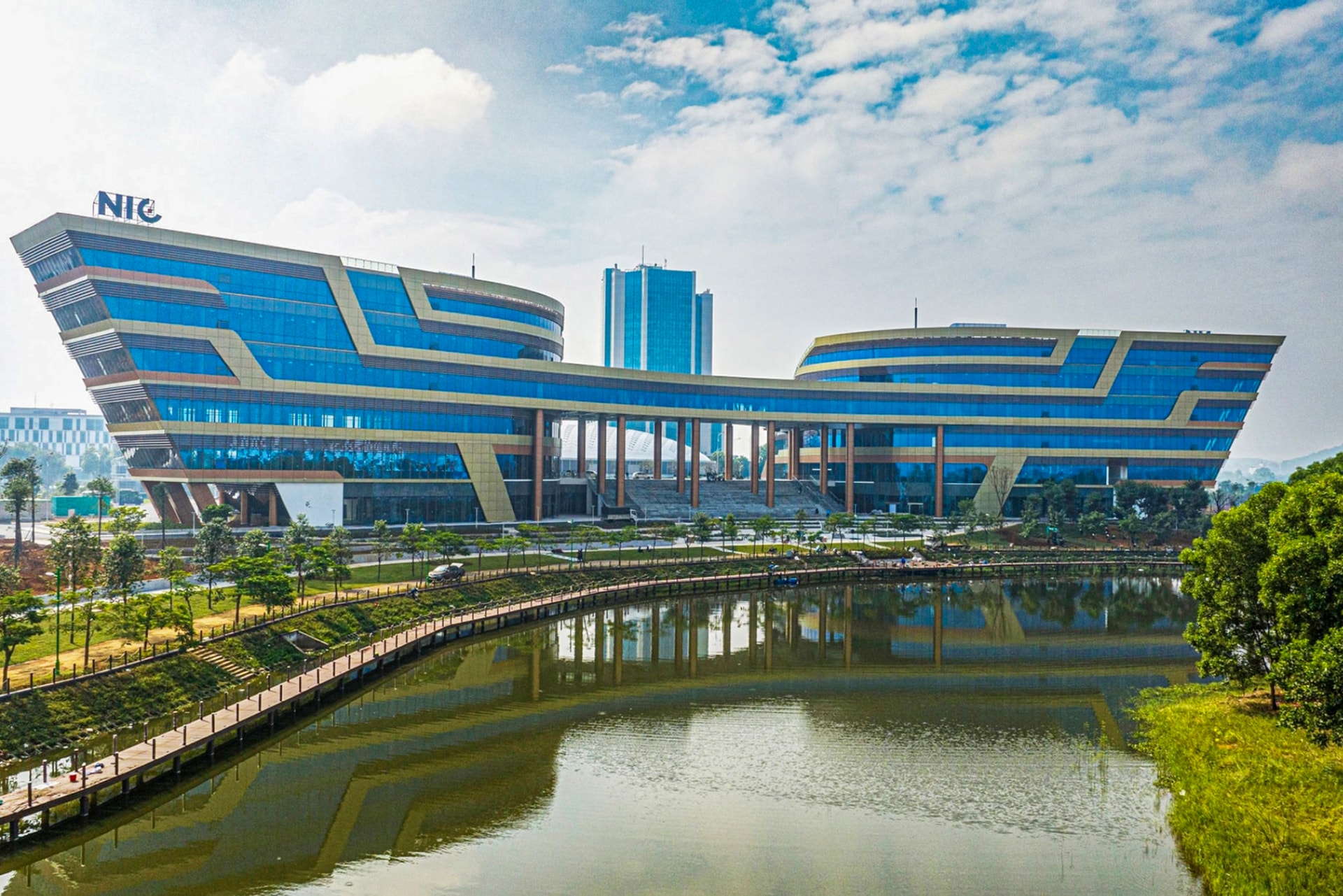 Hà Nội bứt phá đầu tư cho hạ tầng khoa học và công nghệ - Ảnh 1. Hà Nội bứt phá đầu tư cho hạ tầng khoa học và công nghệ - Ảnh 1.