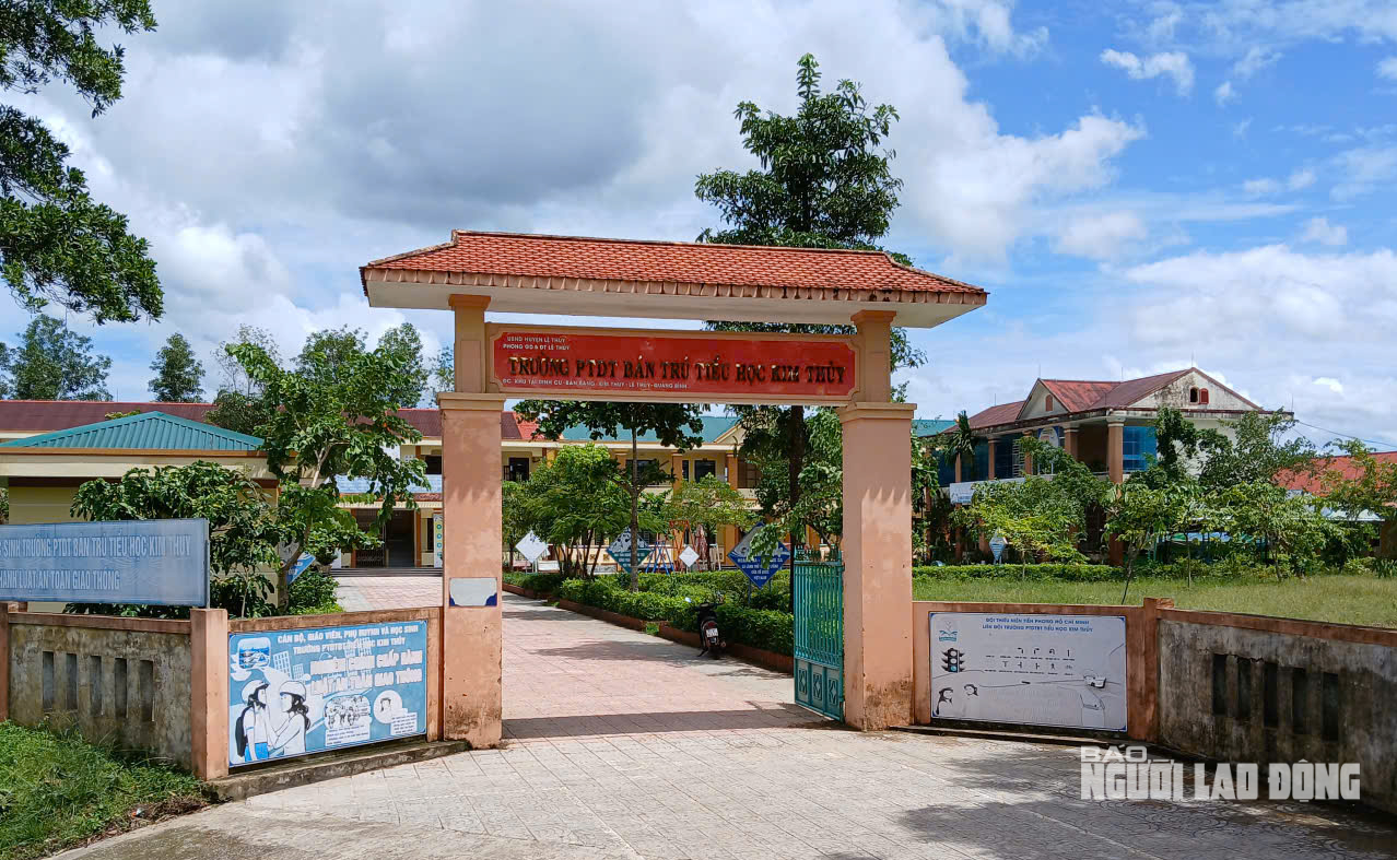 Nữ phó hiệu trưởng sắp "tái xuất", xã lập biên bản vụ 40 học sinh nhập viện - Ảnh 1.