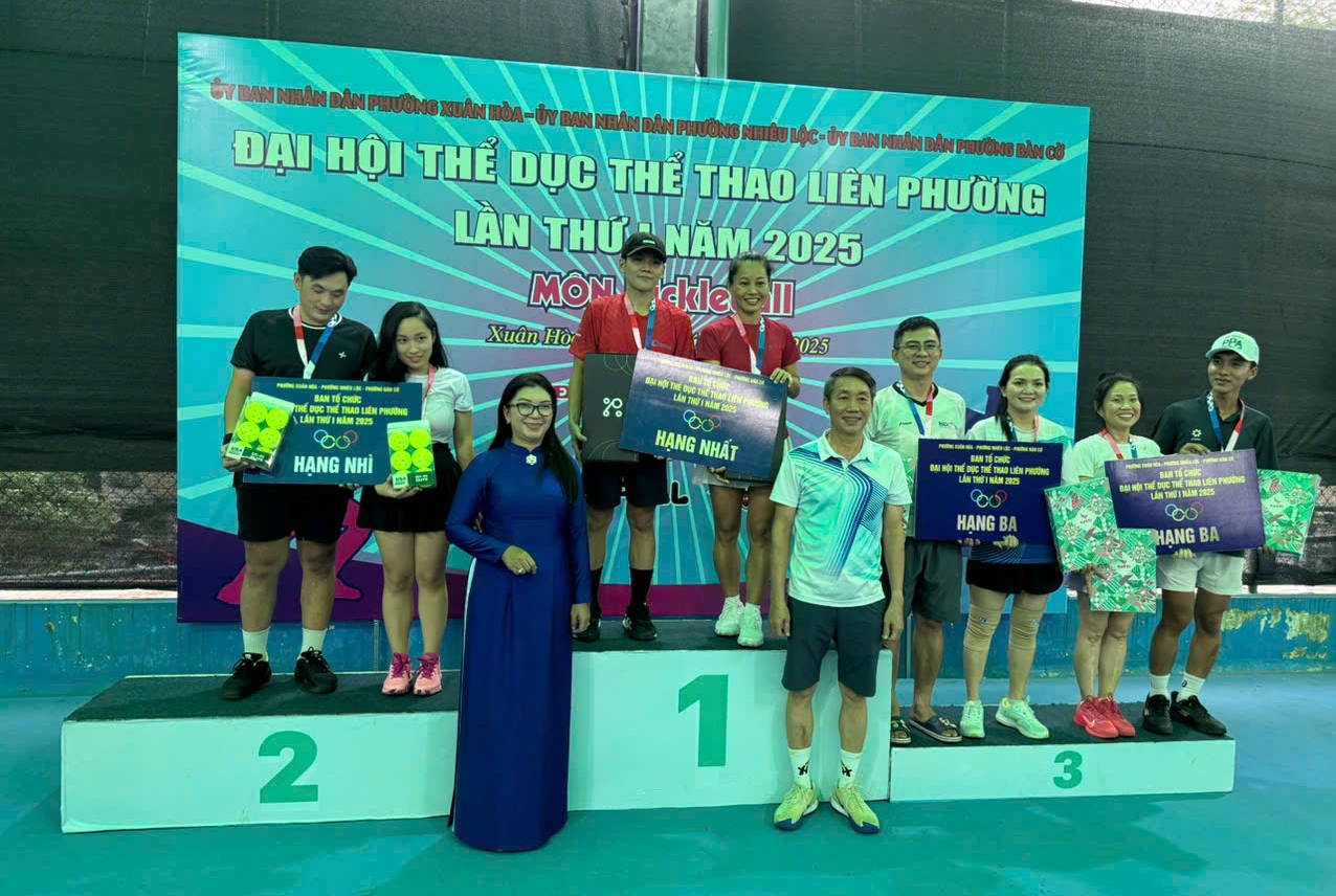 Pickleball mở màn nóng bỏng Đại hội Thể dục thể thao liên phường lần I-2025 - Ảnh 4.