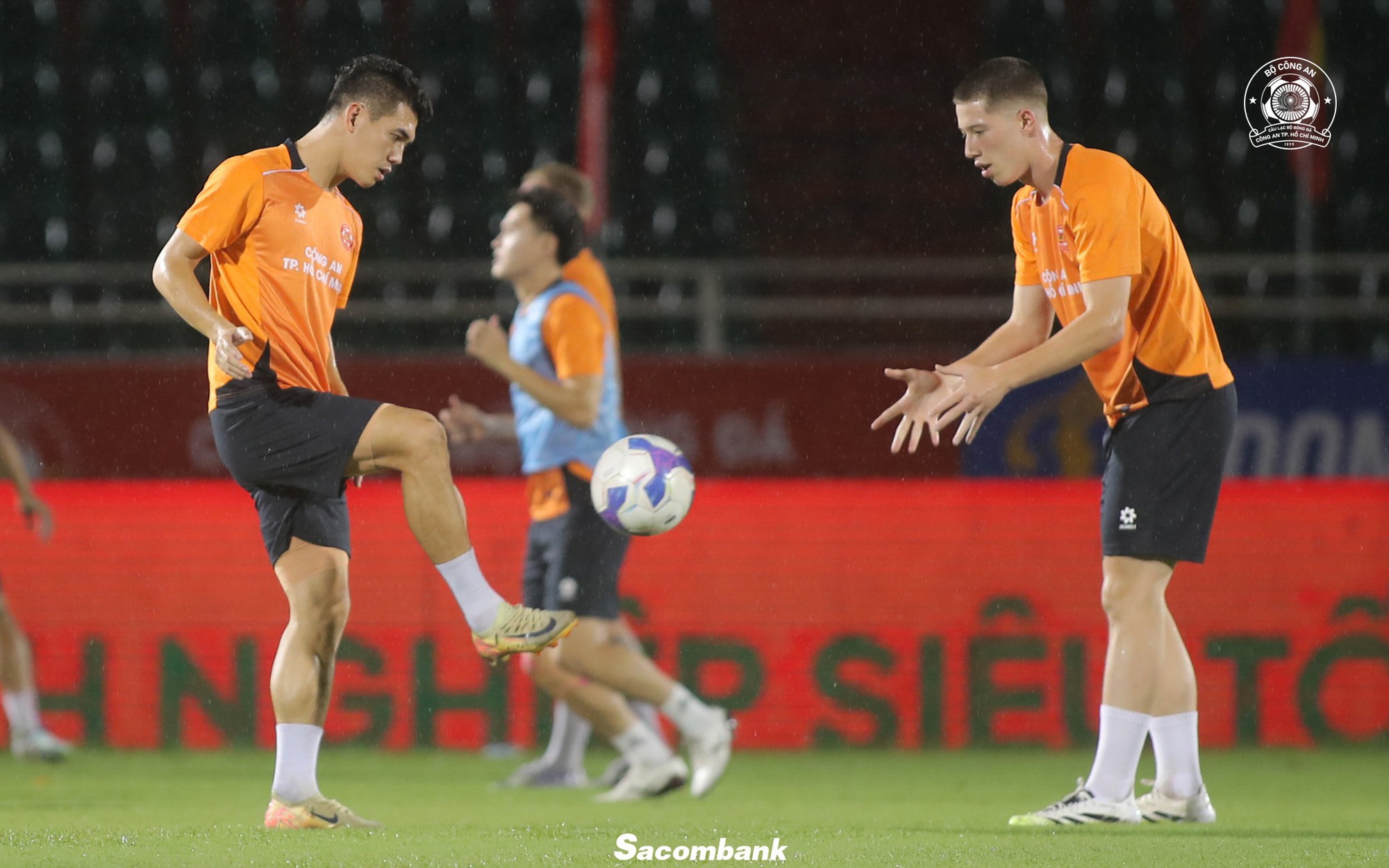 Đội Công an TP HCM khát chiến thắng - Ảnh 2.