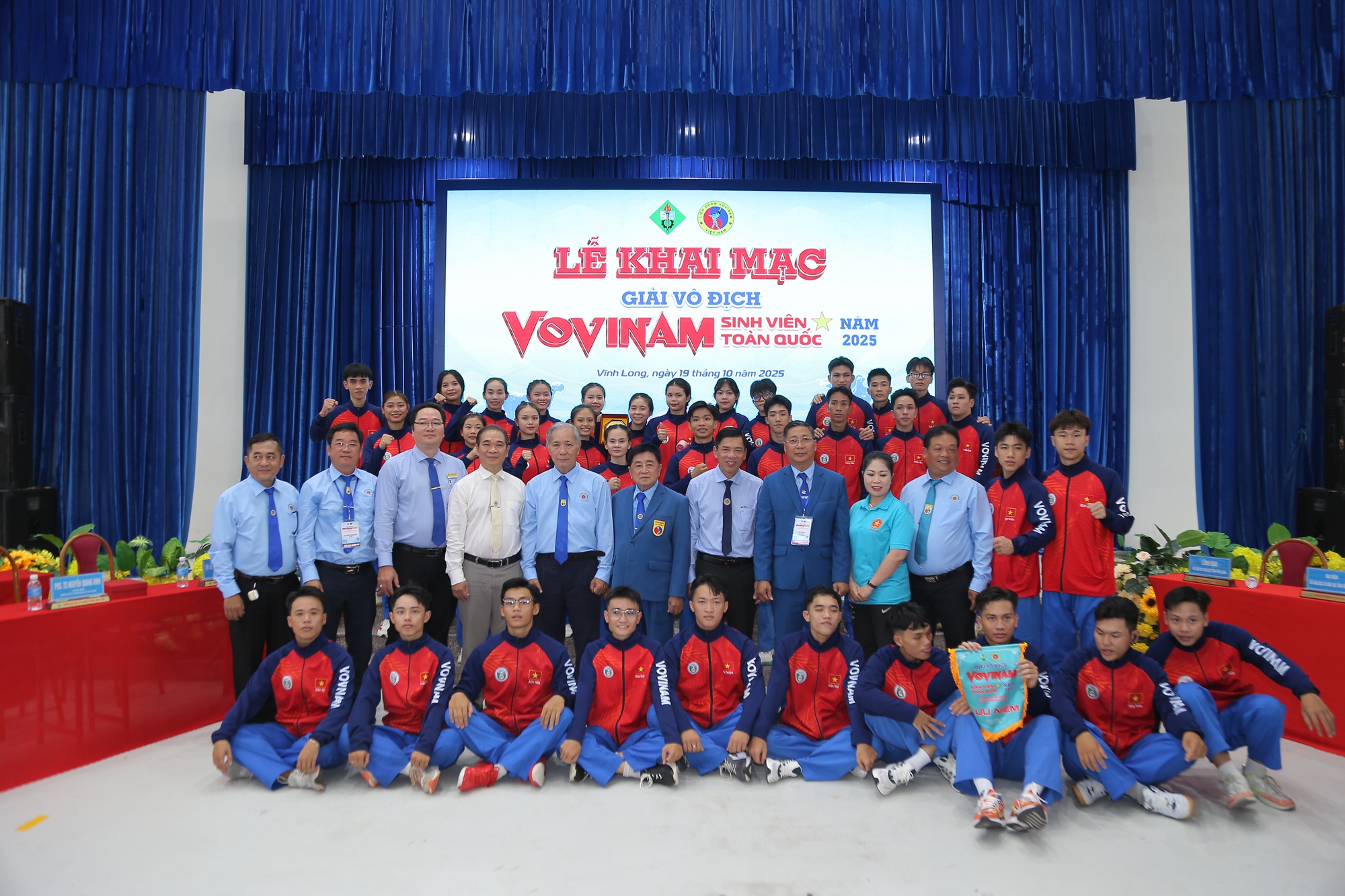 Lần đầu tiên đưa võ nhạc vào Giải Vô địch Vovinam Sinh viên toàn quốc 2025 - Ảnh 2. Lần đầu tiên đưa võ nhạc vào Giải Vô địch Vovinam Sinh viên toàn quốc 2025 - Ảnh 2.