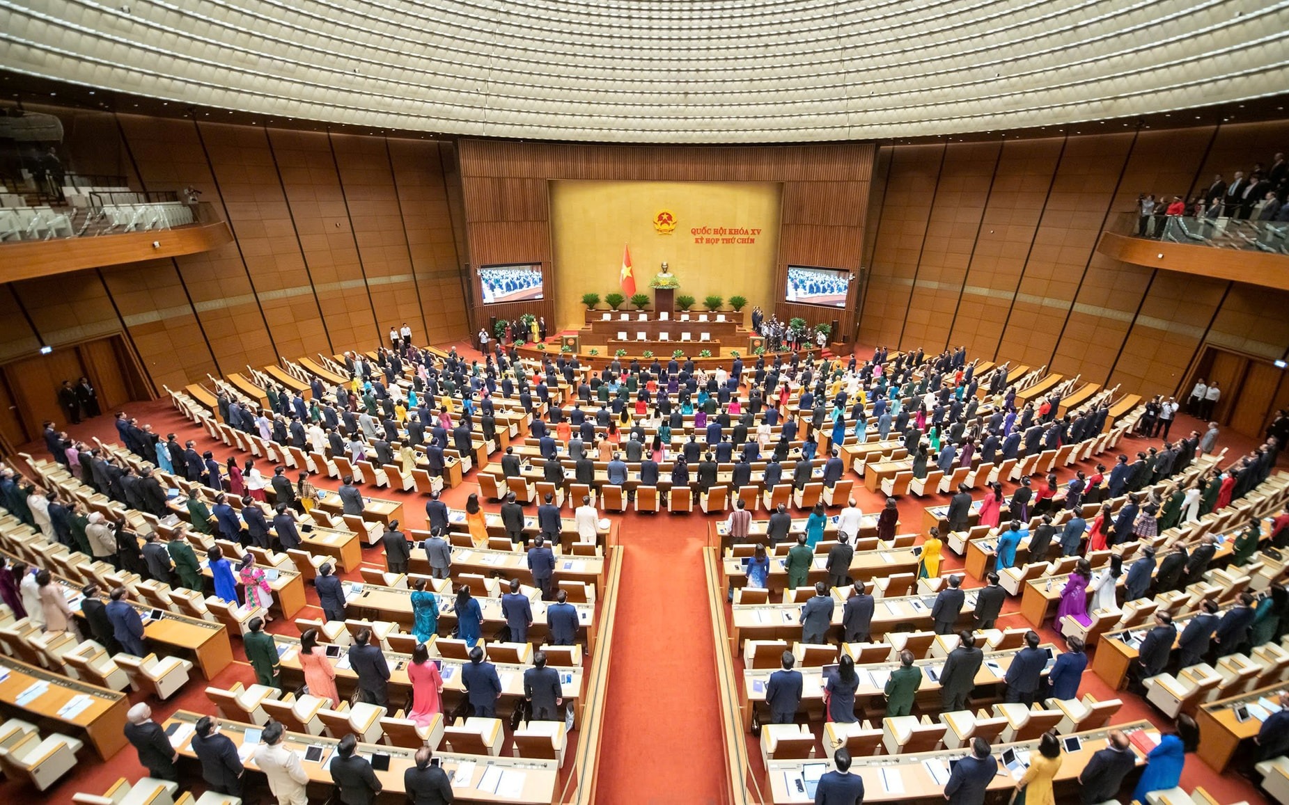 Kỳ họp thứ 10, Quốc hội khóa XV: Mở ra chặng đường mới - Ảnh 2.