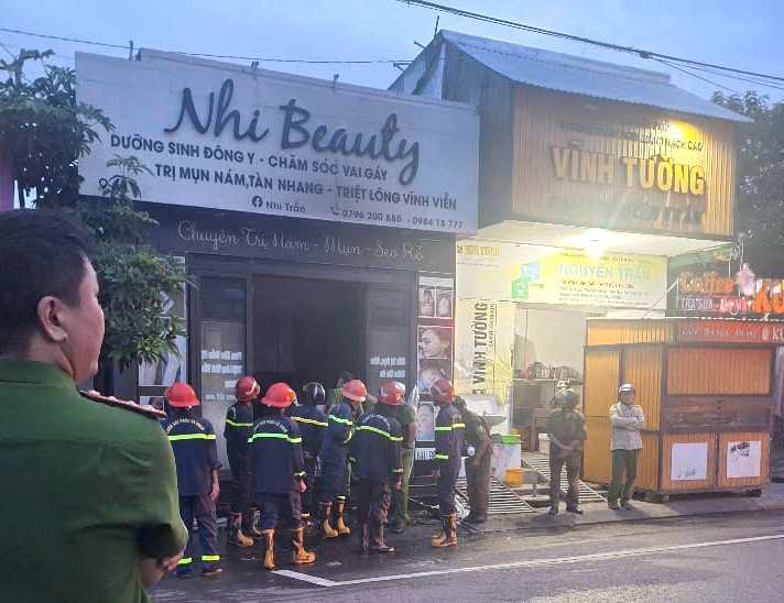 Cháy nhà nghi phóng hỏa tại gia Lai: Một người tử vong , nhiều thương tích - Ảnh 1. Cháy nhà nghi phóng hỏa tại gia Lai: Một người tử vong , nhiều thương tích - Ảnh 1.